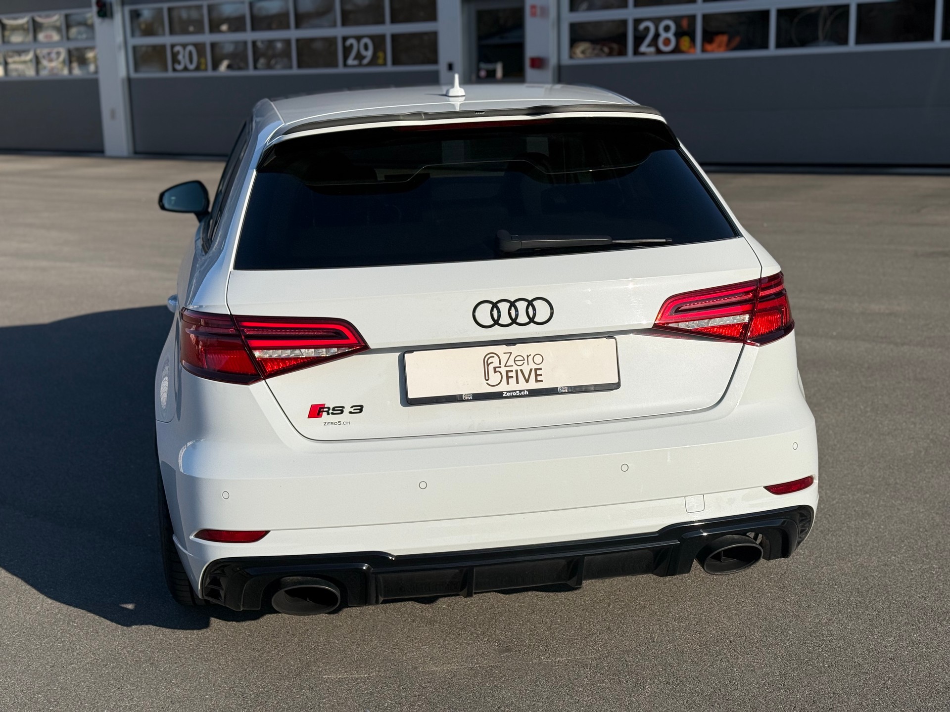 AUDI RS3 Sportback 2.5 TSI quattro S-tronic-image-5