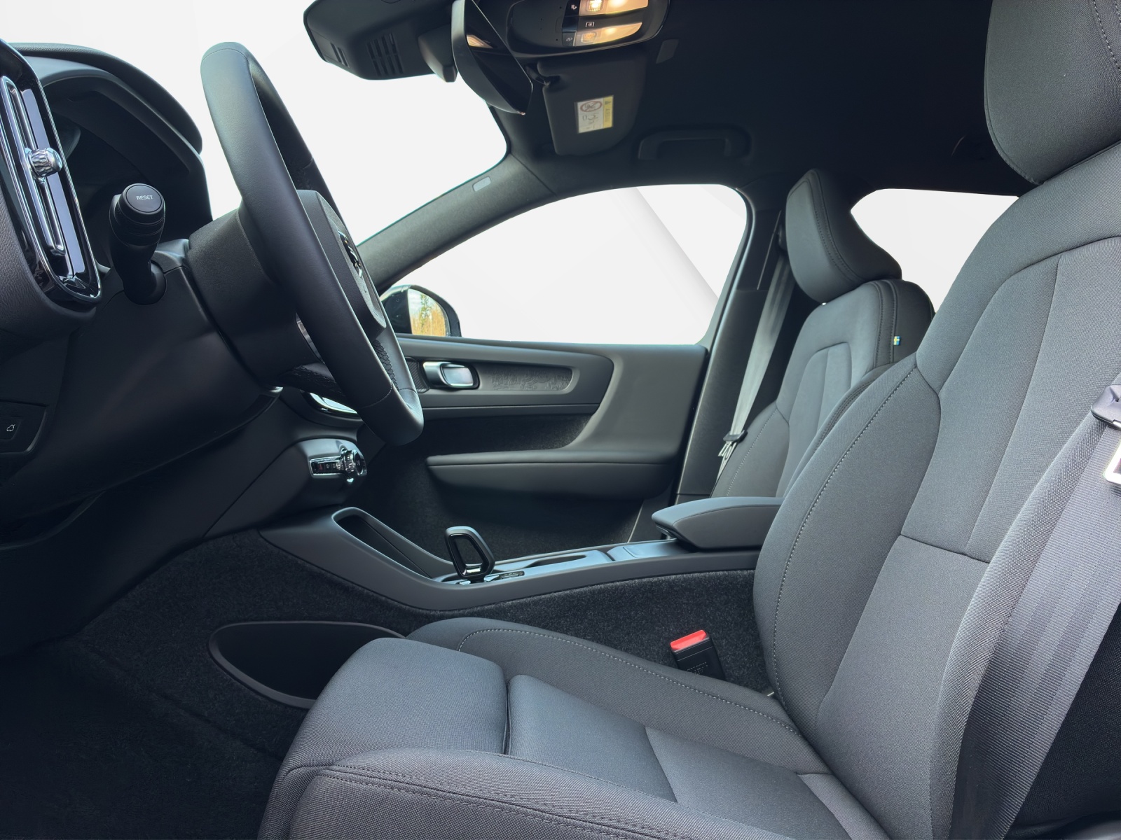 VOLVO EX40 Twin Plus AWD-image-9