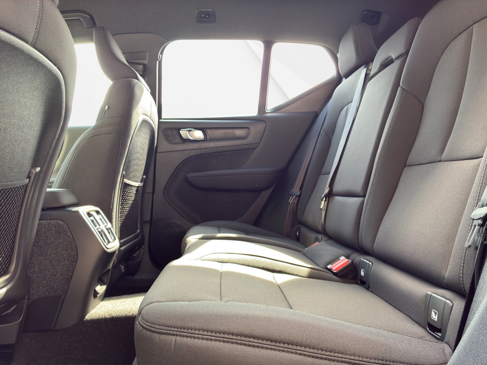 VOLVO EX40 Twin Plus AWD-image-13