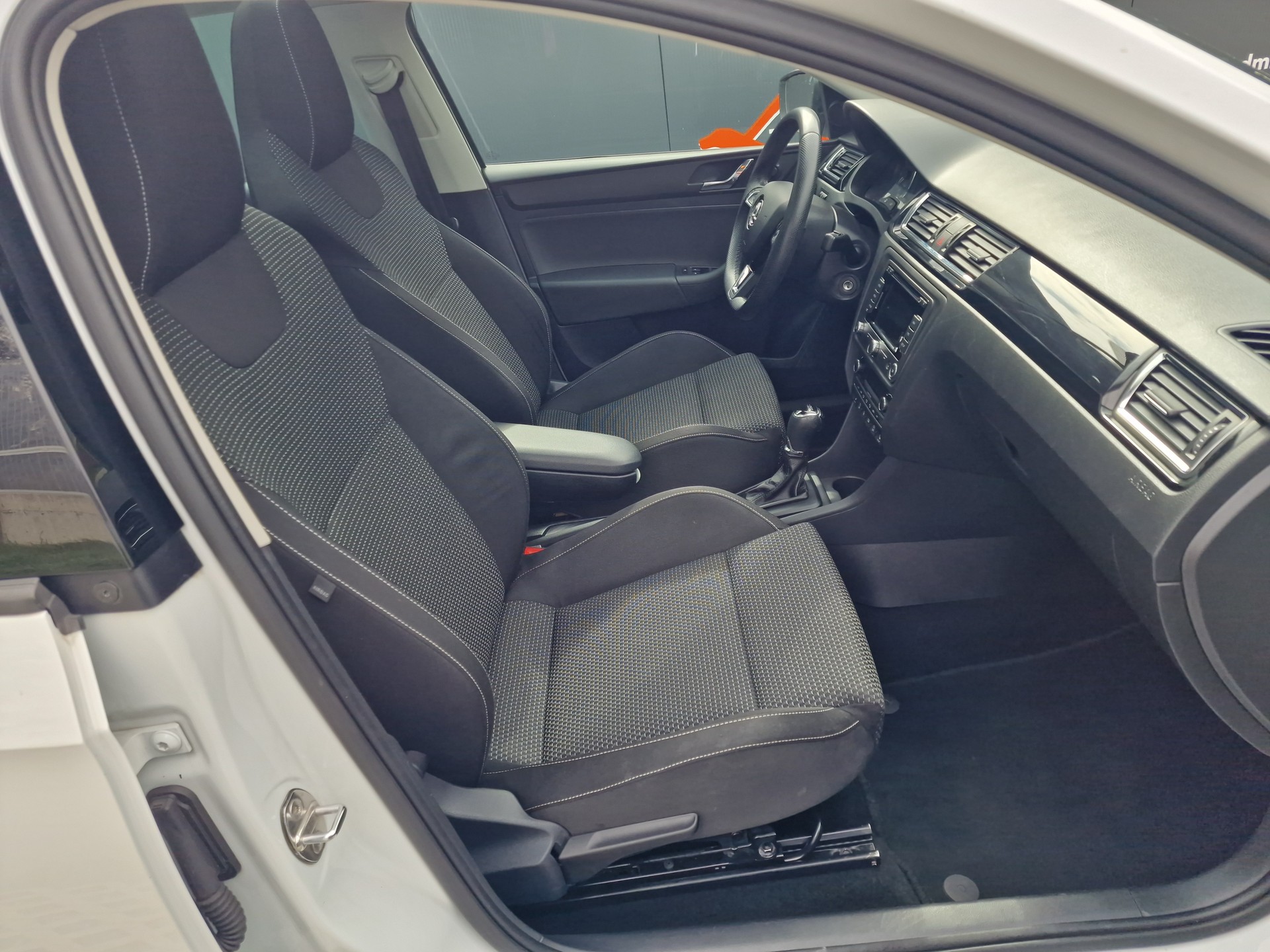 SKODA Rapid Spaceback 1.4 TSI Ambition DSG-image-7