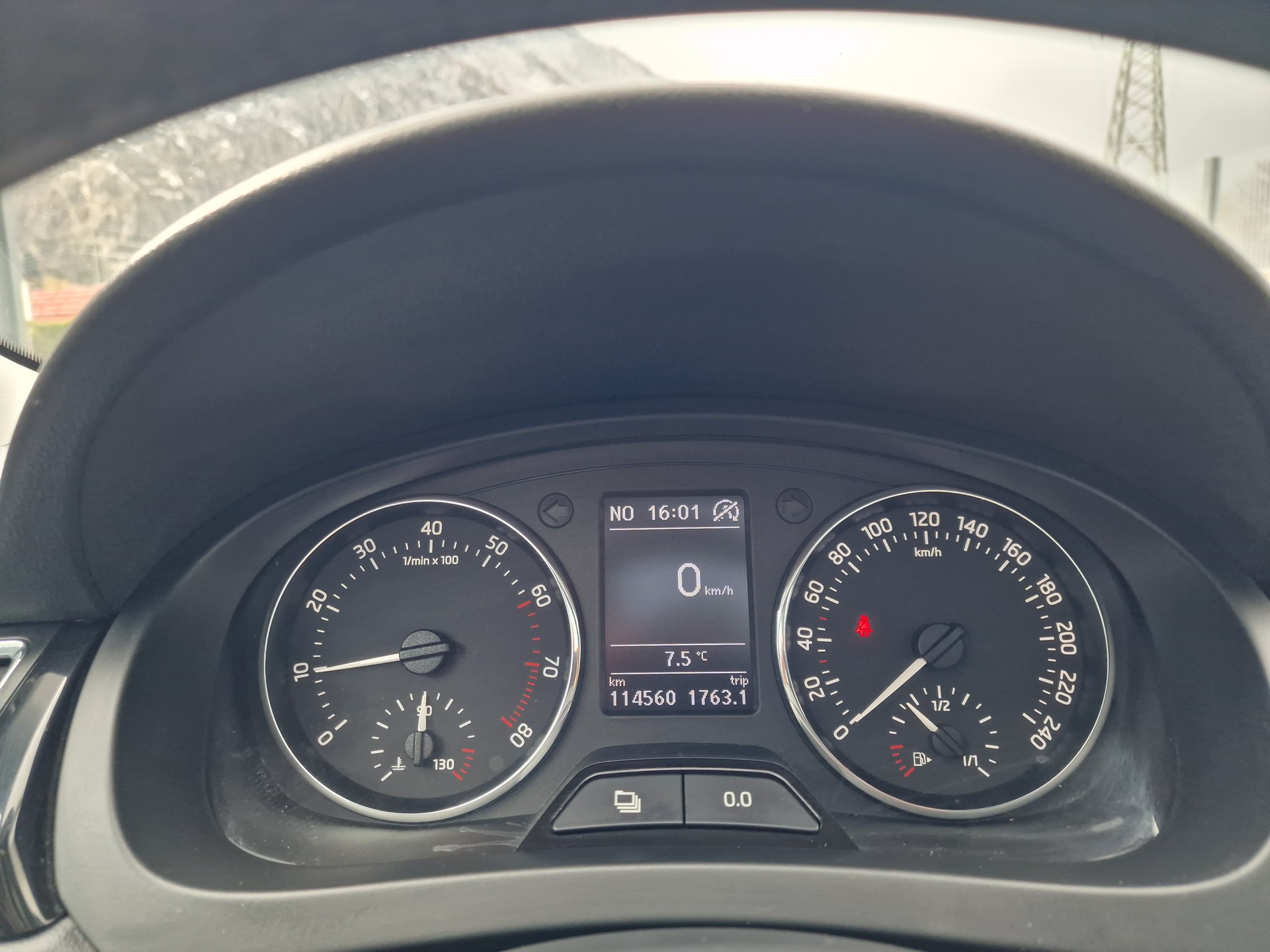 SKODA Rapid Spaceback 1.4 TSI Ambition DSG-image-11