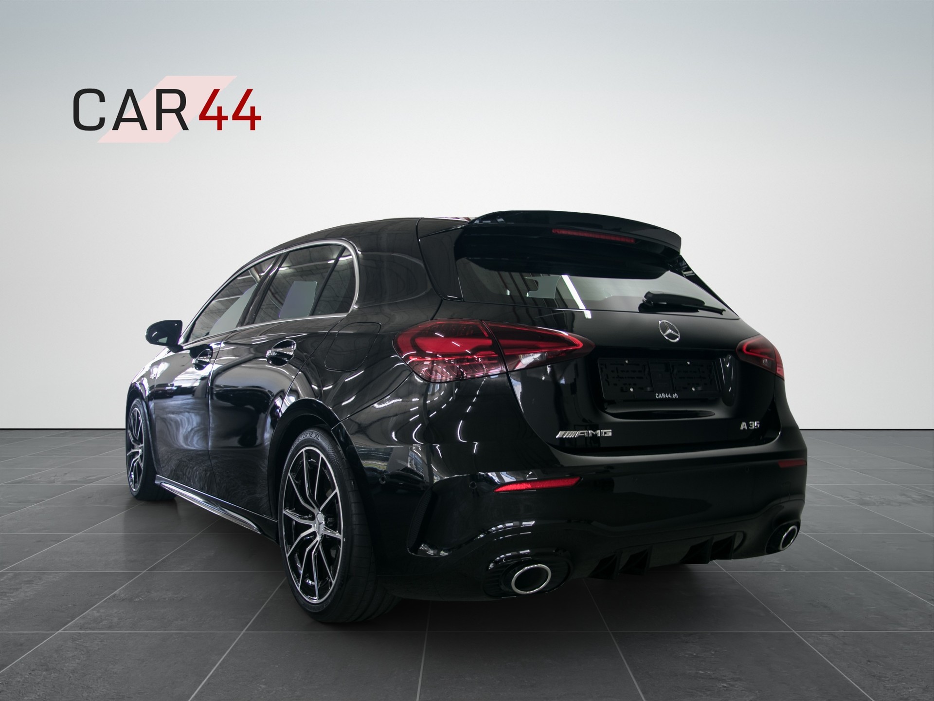 MERCEDES-BENZ AMG 35 4Matic 8G-DCT-showroom-element-2