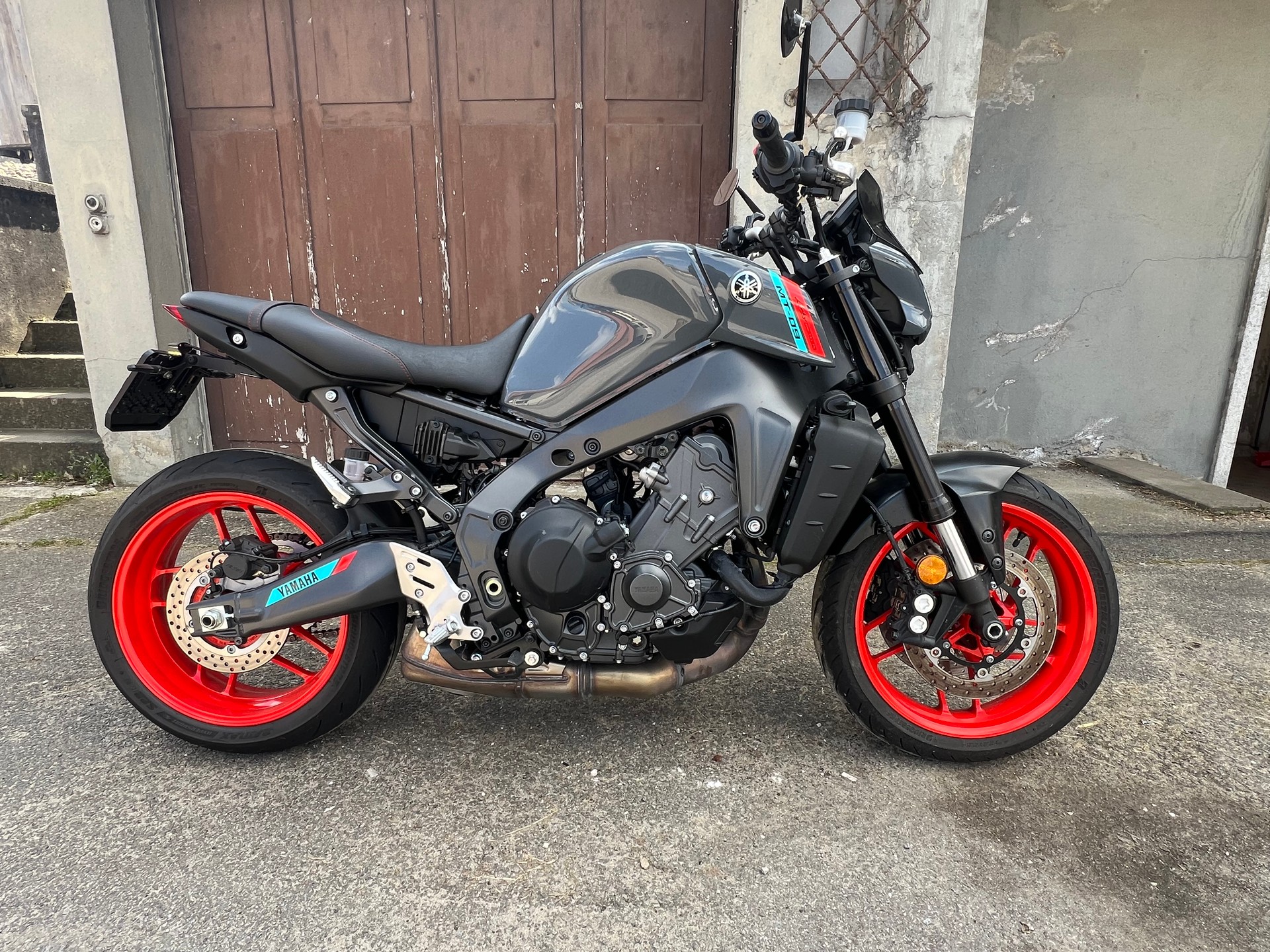 YAMAHA MT-09-image-1