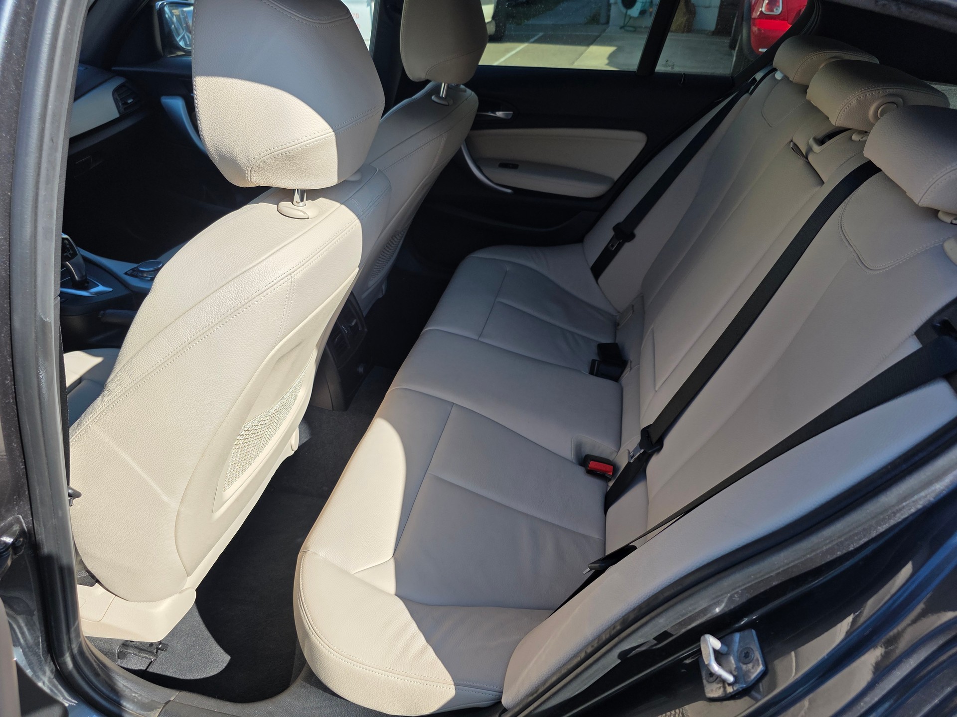 BMW 120d xDrive M Sport Steptronic-image-15