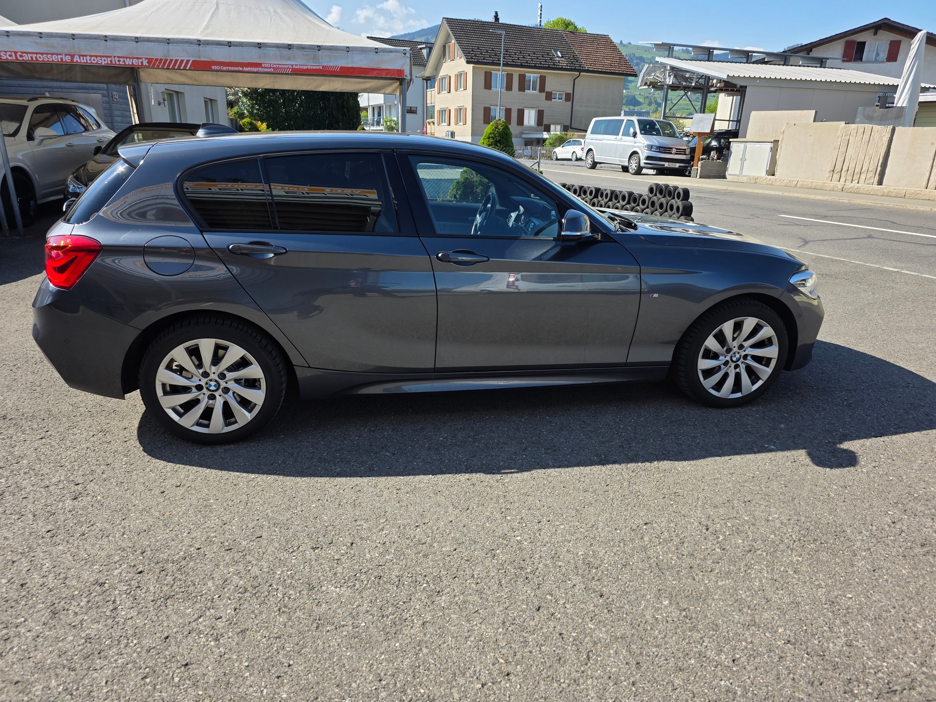 BMW 120d xDrive M Sport Steptronic-showroom-element-3