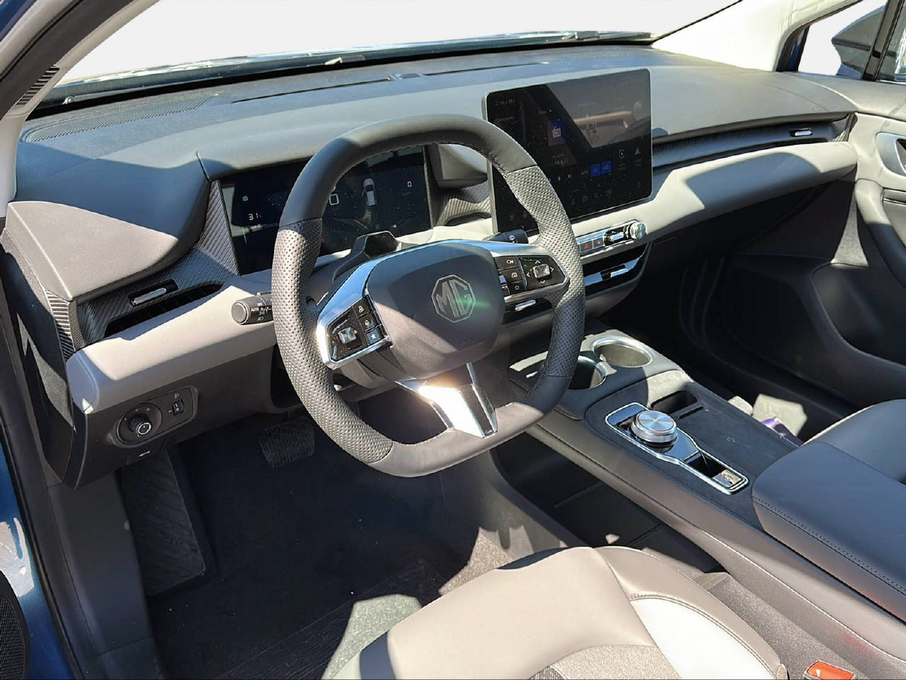 MG 4 64kWh Premium-image-9