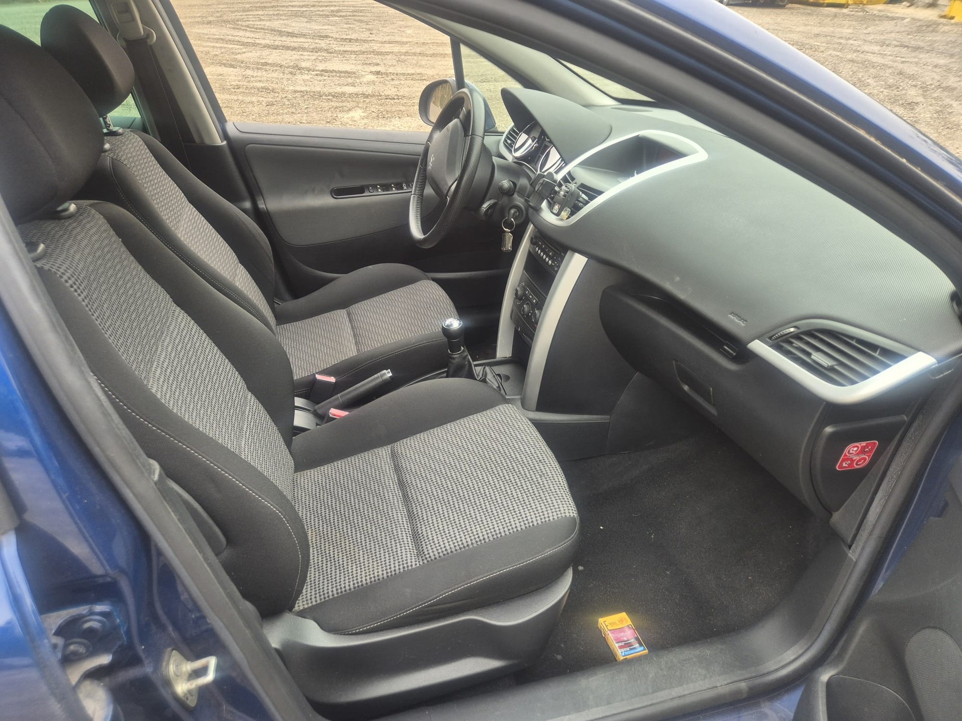 PEUGEOT 207 SW 1.6 16V Sport-image-11