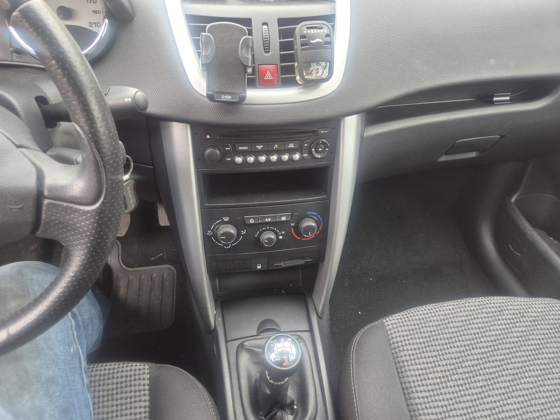 PEUGEOT 207 SW 1.6 16V Sport-image-12