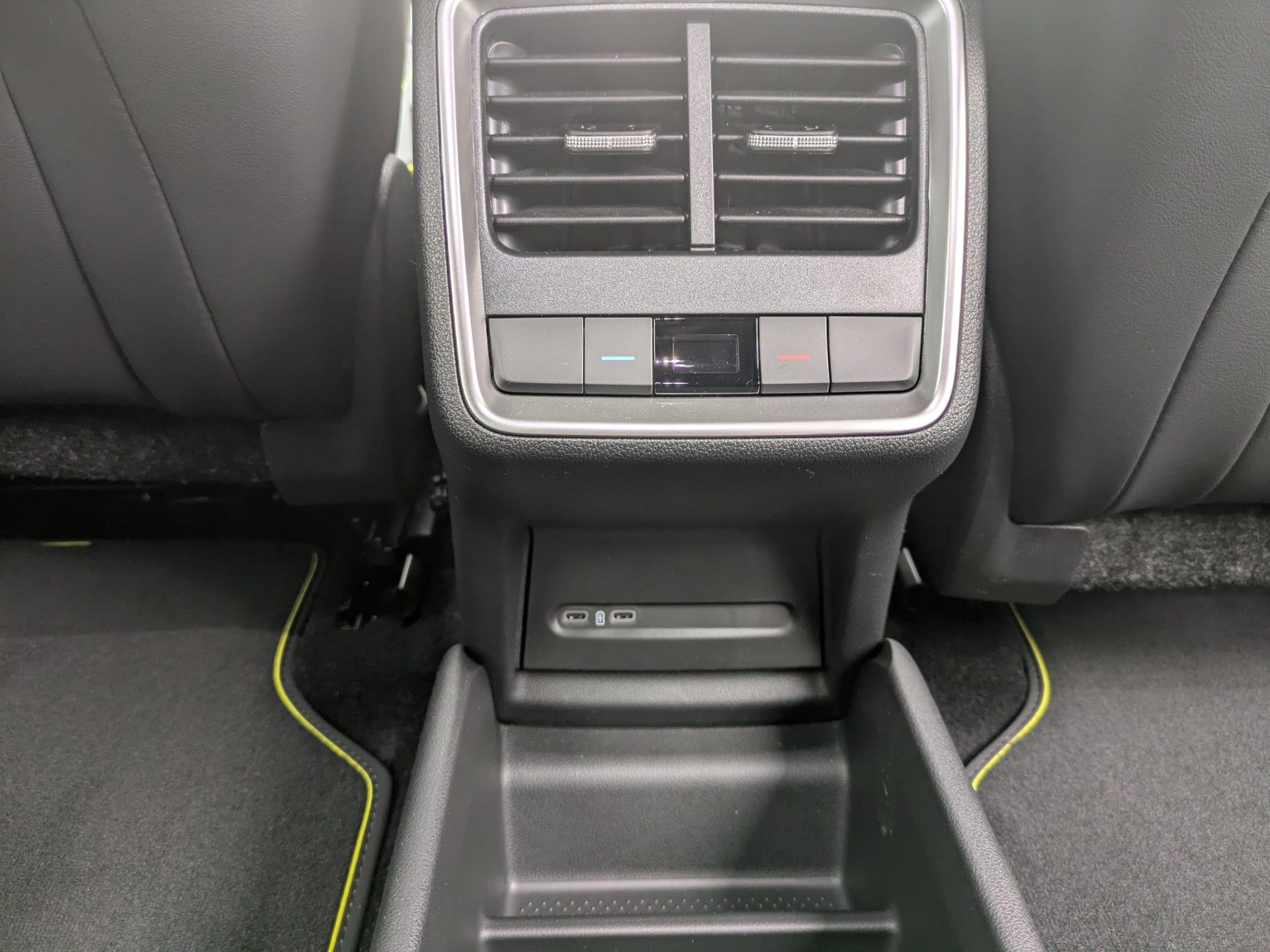 SKODA Elroq RS 4x4-image-15