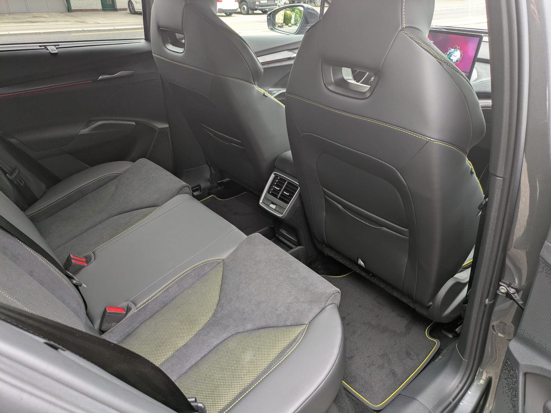 SKODA Elroq RS 4x4-image-12