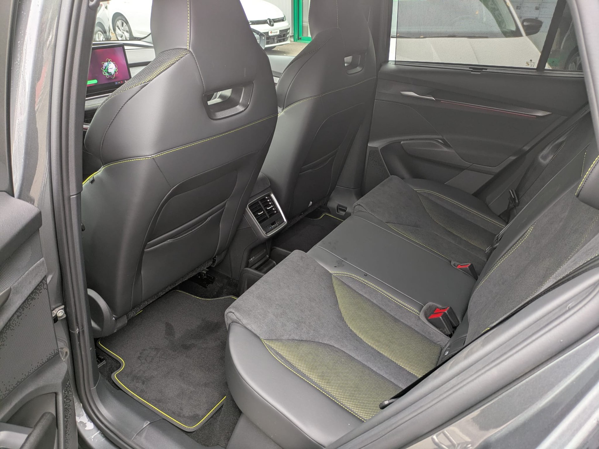 SKODA Elroq RS 4x4-image-13