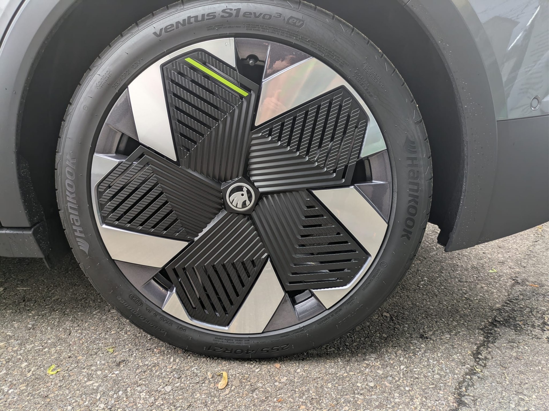 SKODA Elroq RS 4x4-image-30