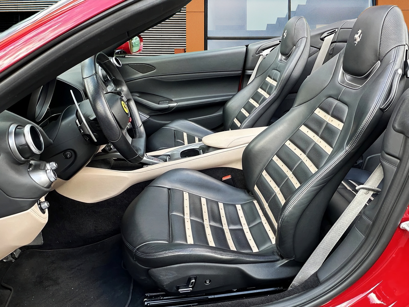 FERRARI Portofino 3.9 Turbo-image-15