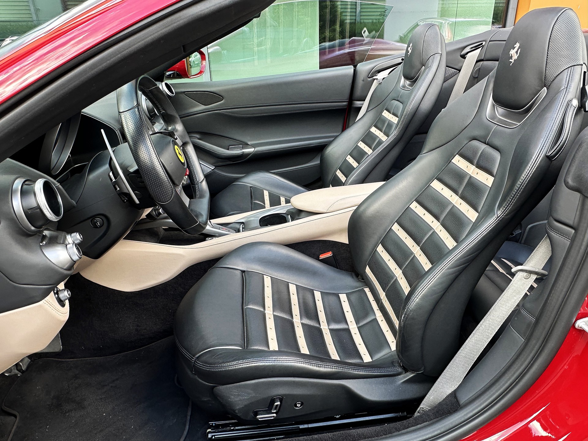 FERRARI Portofino 3.9 Turbo-image-12