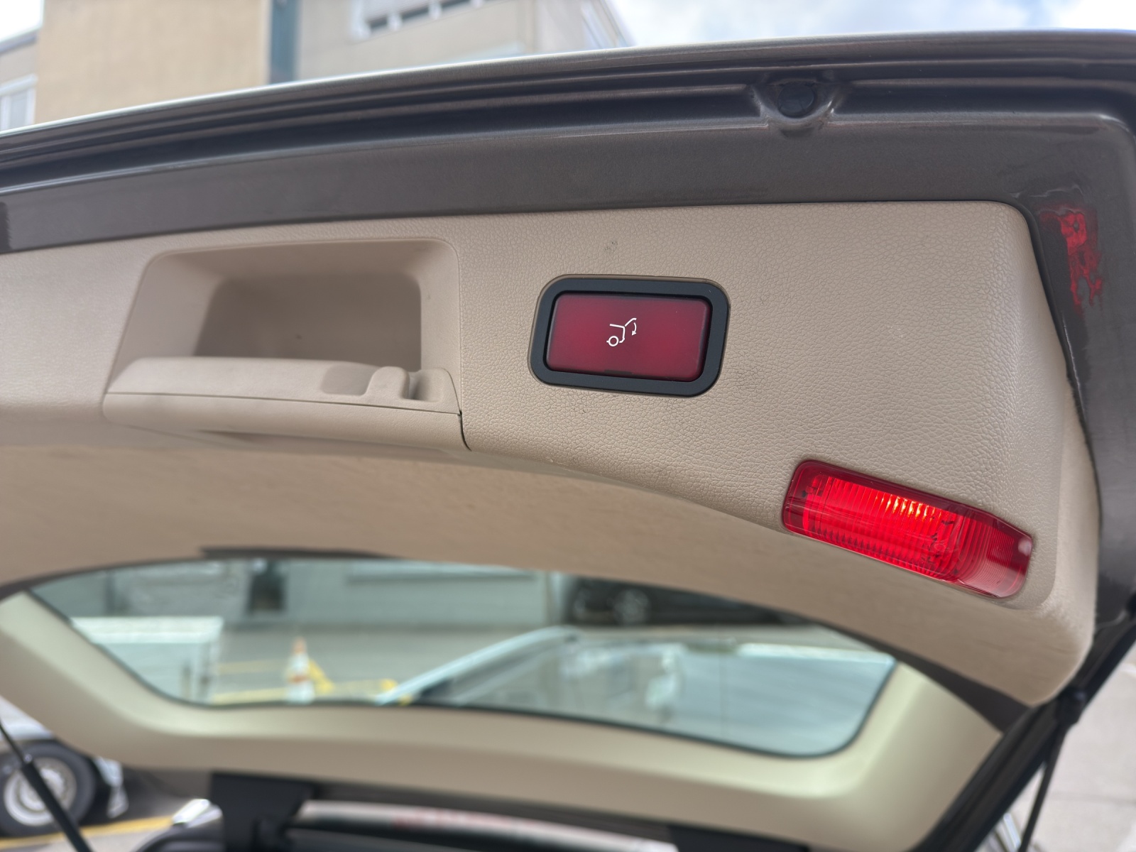 MERCEDES-BENZ E 350 CDI-image-15
