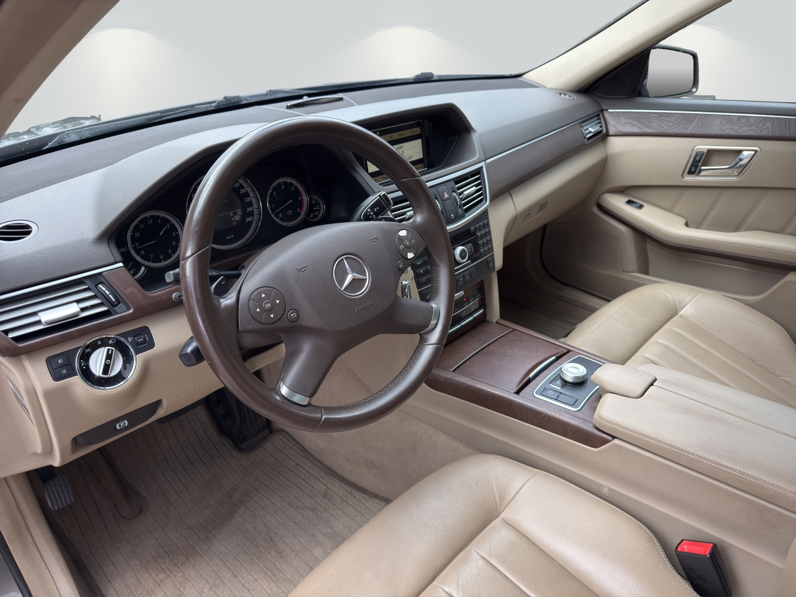 MERCEDES-BENZ E 350 CDI-image-8