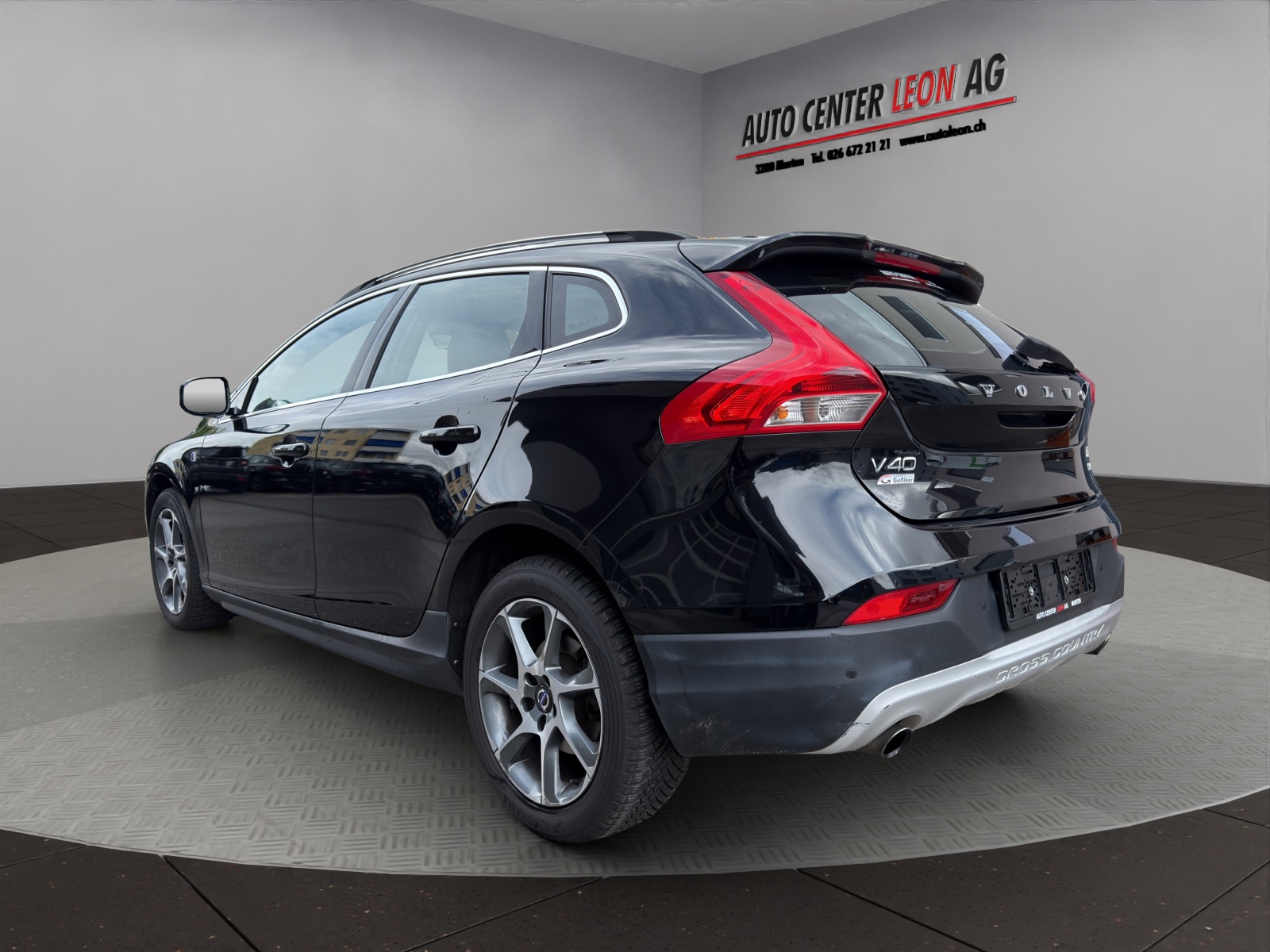 VOLVO V40 Cross Country T4 2.0 AWD Ocean Race Geartronic-image-3
