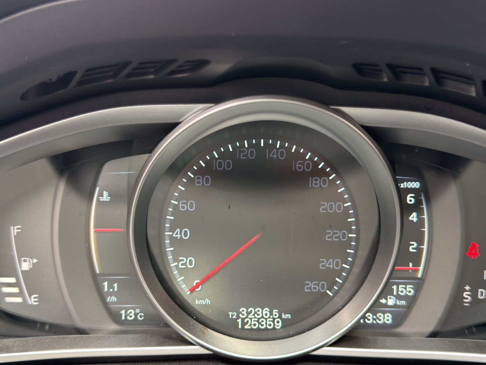 VOLVO V40 Cross Country T4 2.0 AWD Ocean Race Geartronic-image-10