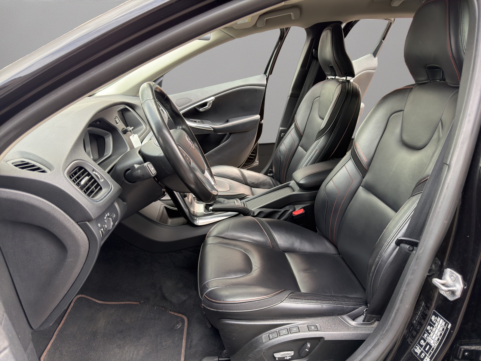 VOLVO V40 Cross Country T4 2.0 AWD Ocean Race Geartronic-image-8