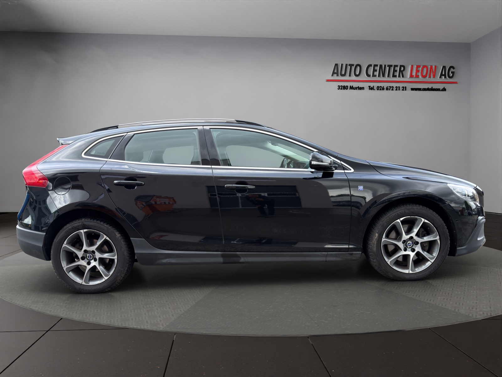 VOLVO V40 Cross Country T4 2.0 AWD Ocean Race Geartronic-image-6