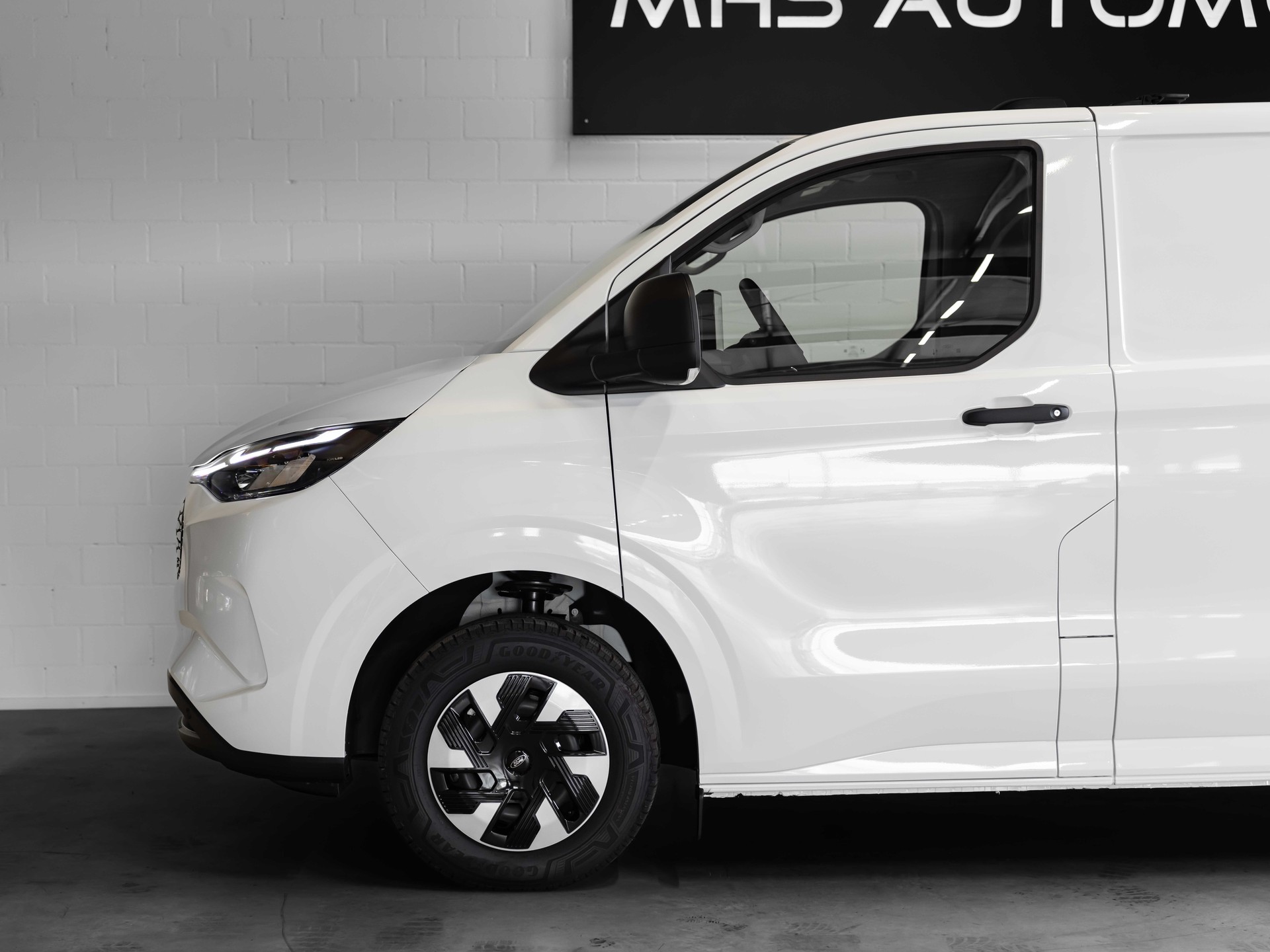 FORD Transit Custom Van 340 L2H1 65kWh Trend 3500KG ANHÄNGELAST-image-10