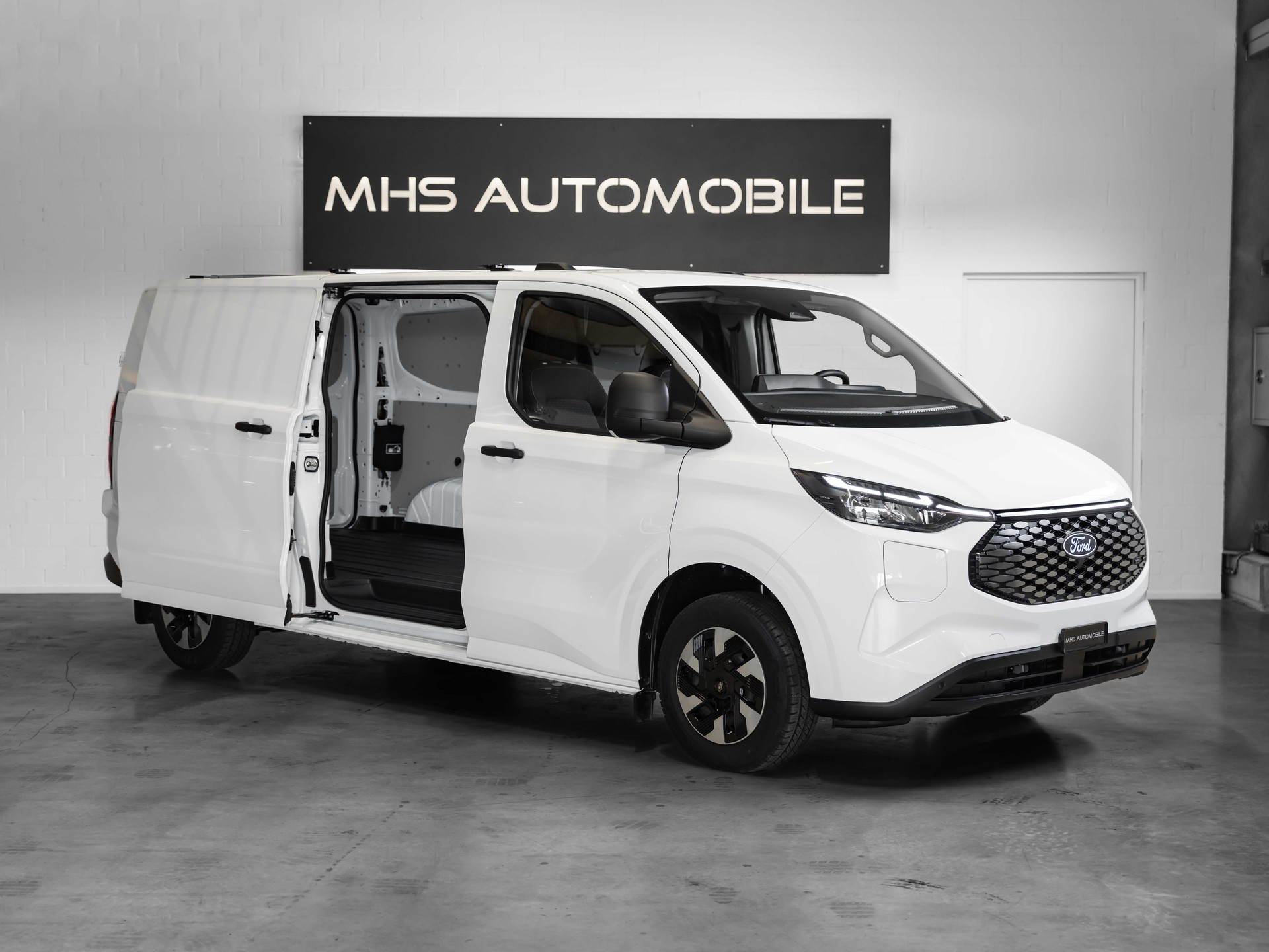 FORD Transit Custom Van 340 L2H1 65kWh Trend 3500KG ANHÄNGELAST-image-14