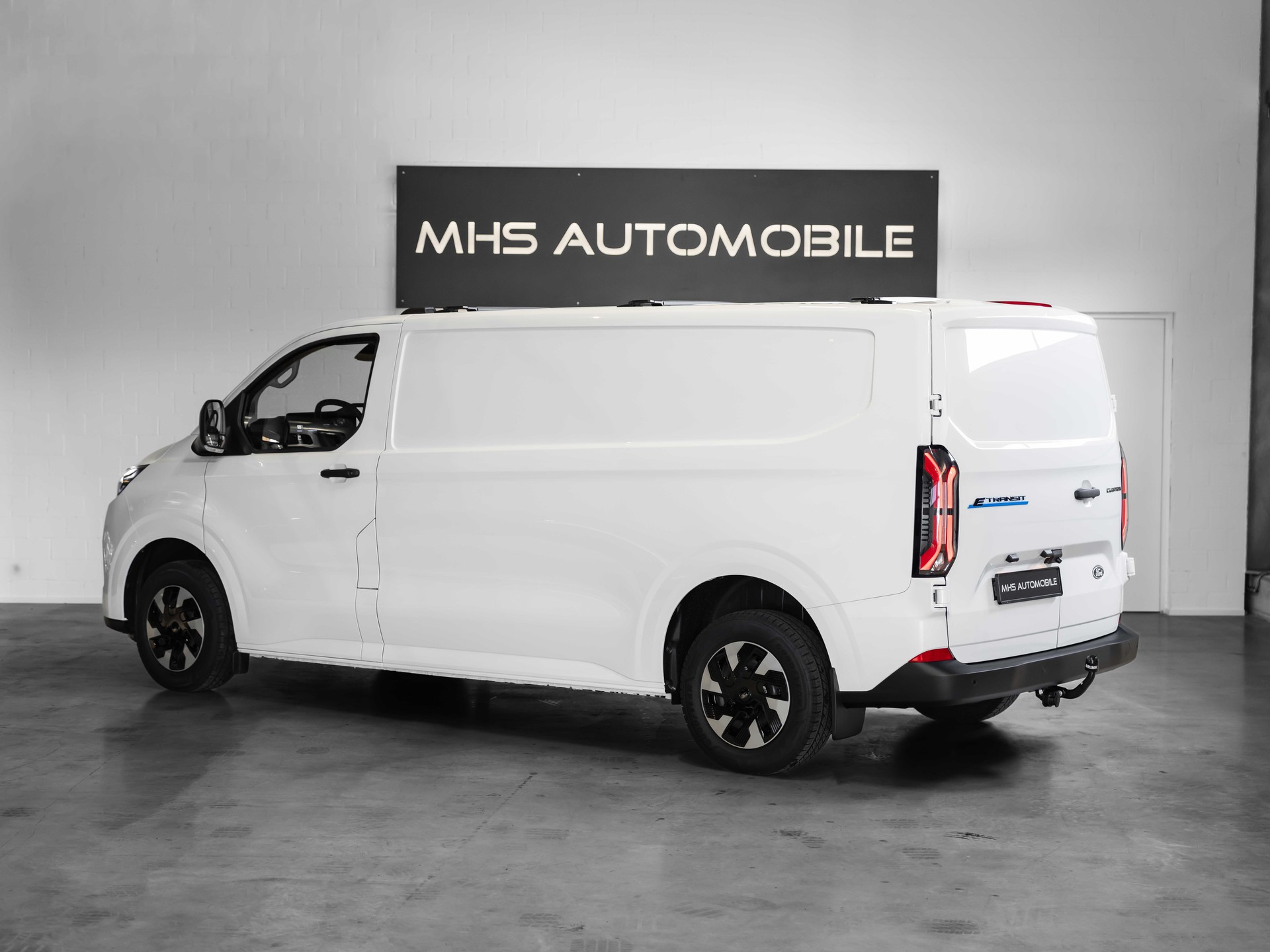 FORD Transit Custom Van 340 L2H1 65kWh Trend 3500KG ANHÄNGELAST-image-37
