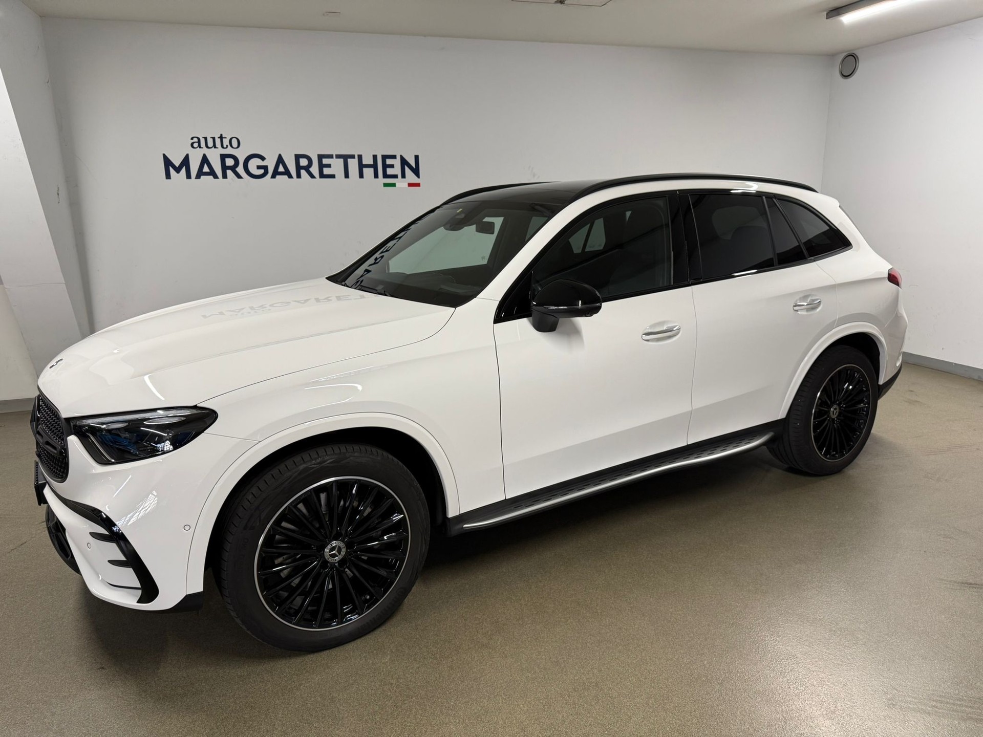 MERCEDES-BENZ GLC 220 d 4Matic 9G-Tronic-showroom-element-2