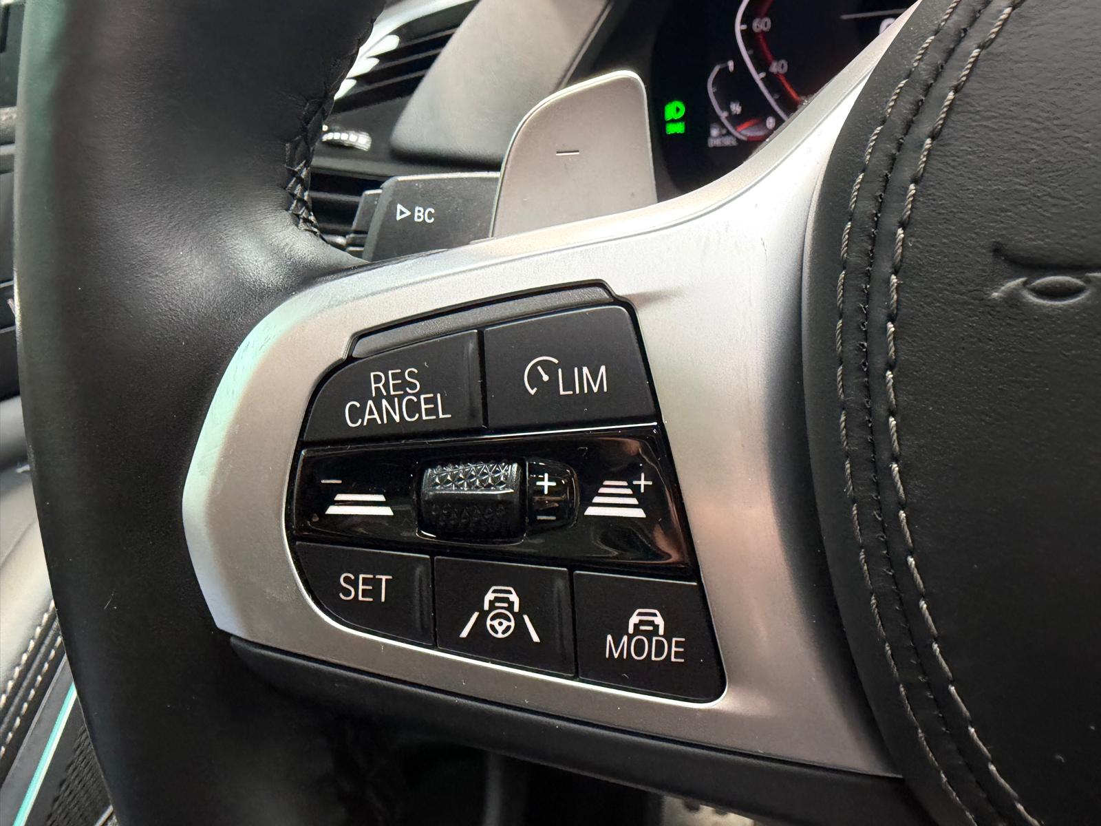 BMW X5 xDrive 48V 40d M Sport Steptronic-image-19