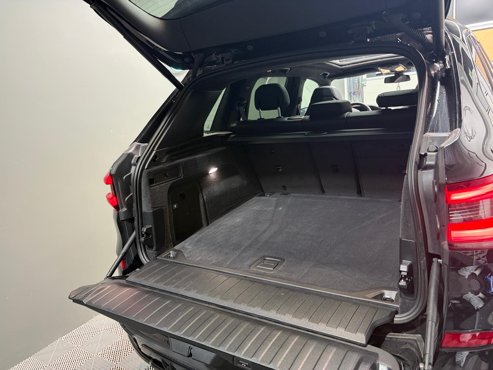 BMW X5 xDrive 48V 40d M Sport Steptronic-image-26