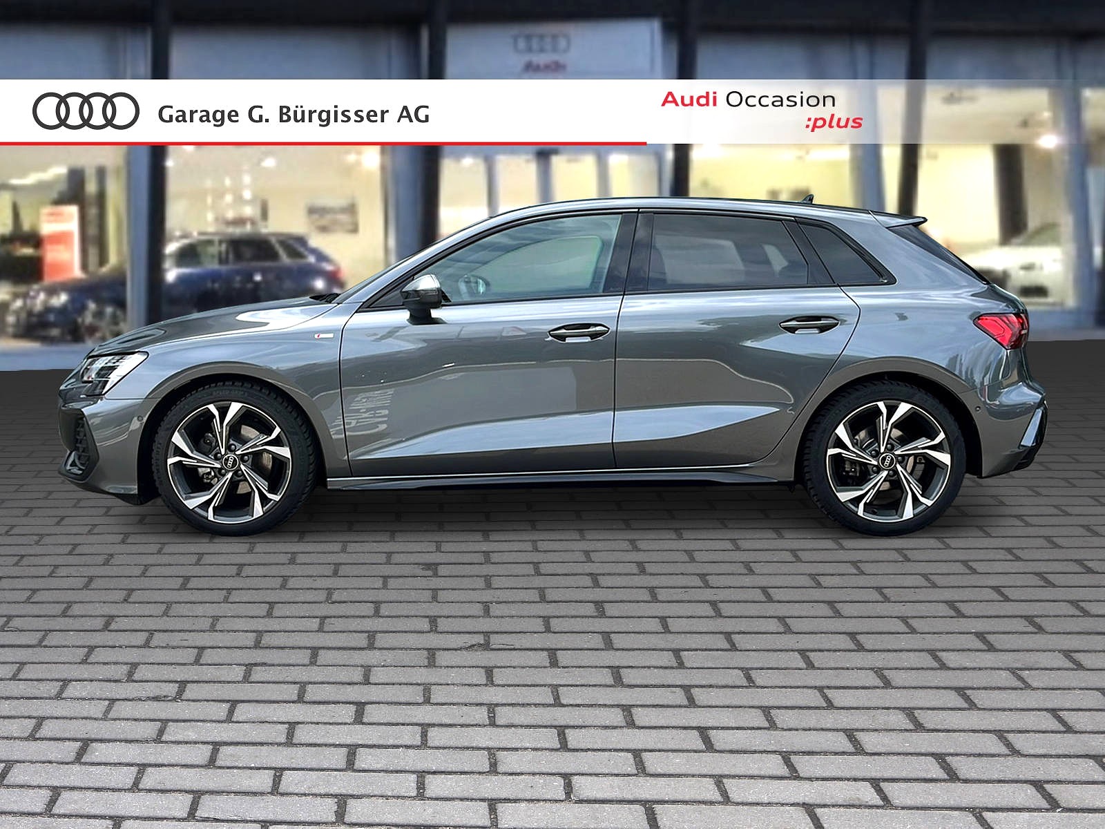 AUDI A3 Sportback 35 TFSI S line Attraction S-tronic Daytonagrau Perleffekt-showroom-element-2
