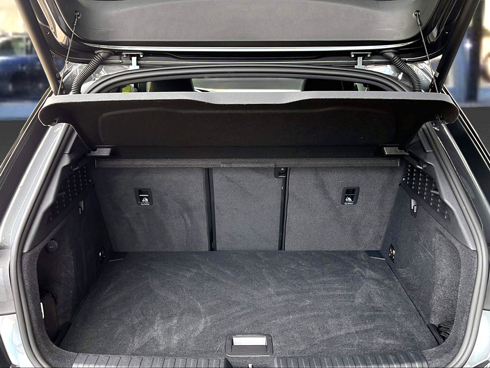 AUDI A3 Sportback 35 TFSI S line Attraction S-tronic Daytonagrau Perleffekt-image-5