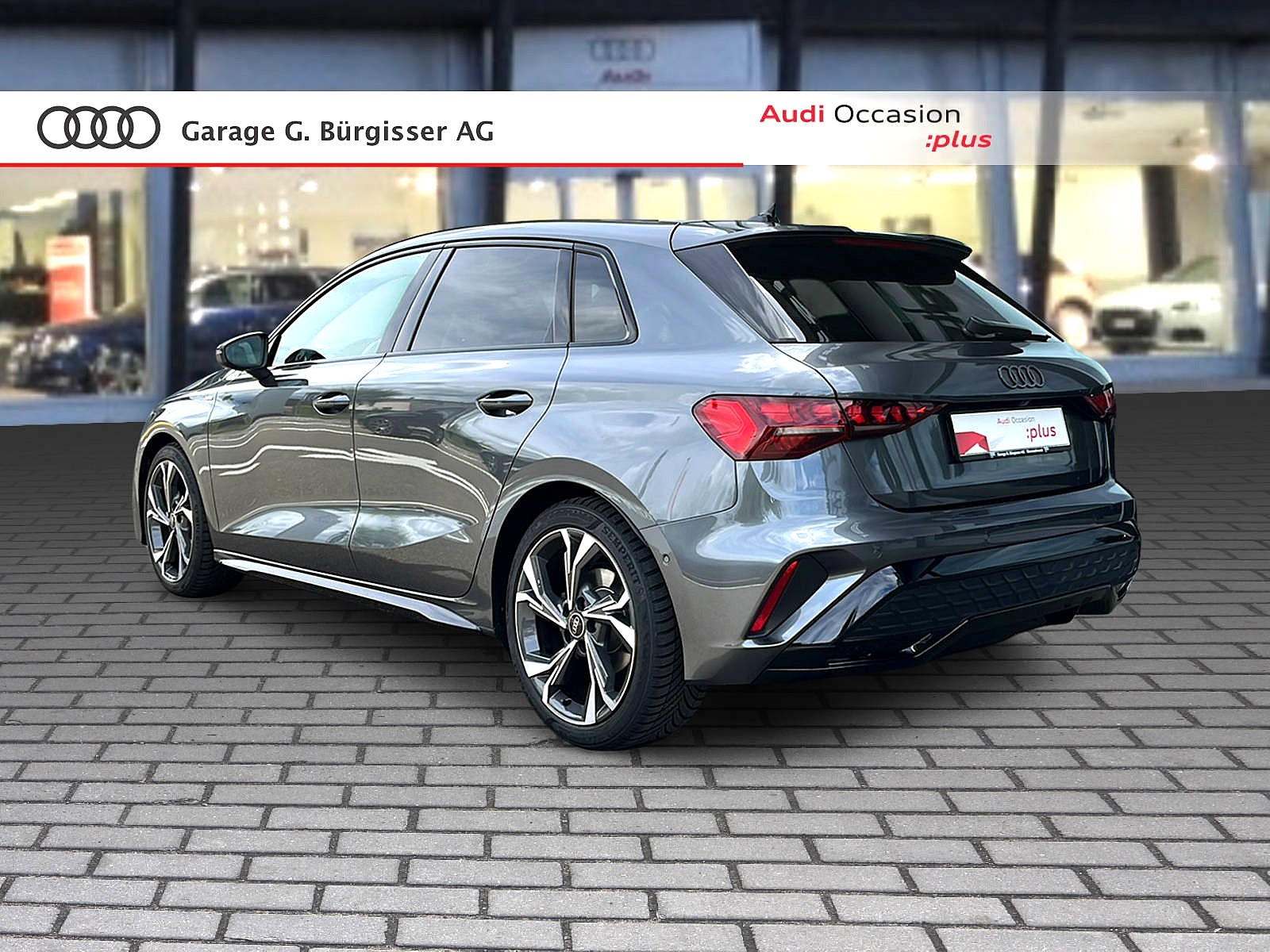 AUDI A3 Sportback 35 TFSI S line Attraction S-tronic Daytonagrau Perleffekt-showroom-element-3