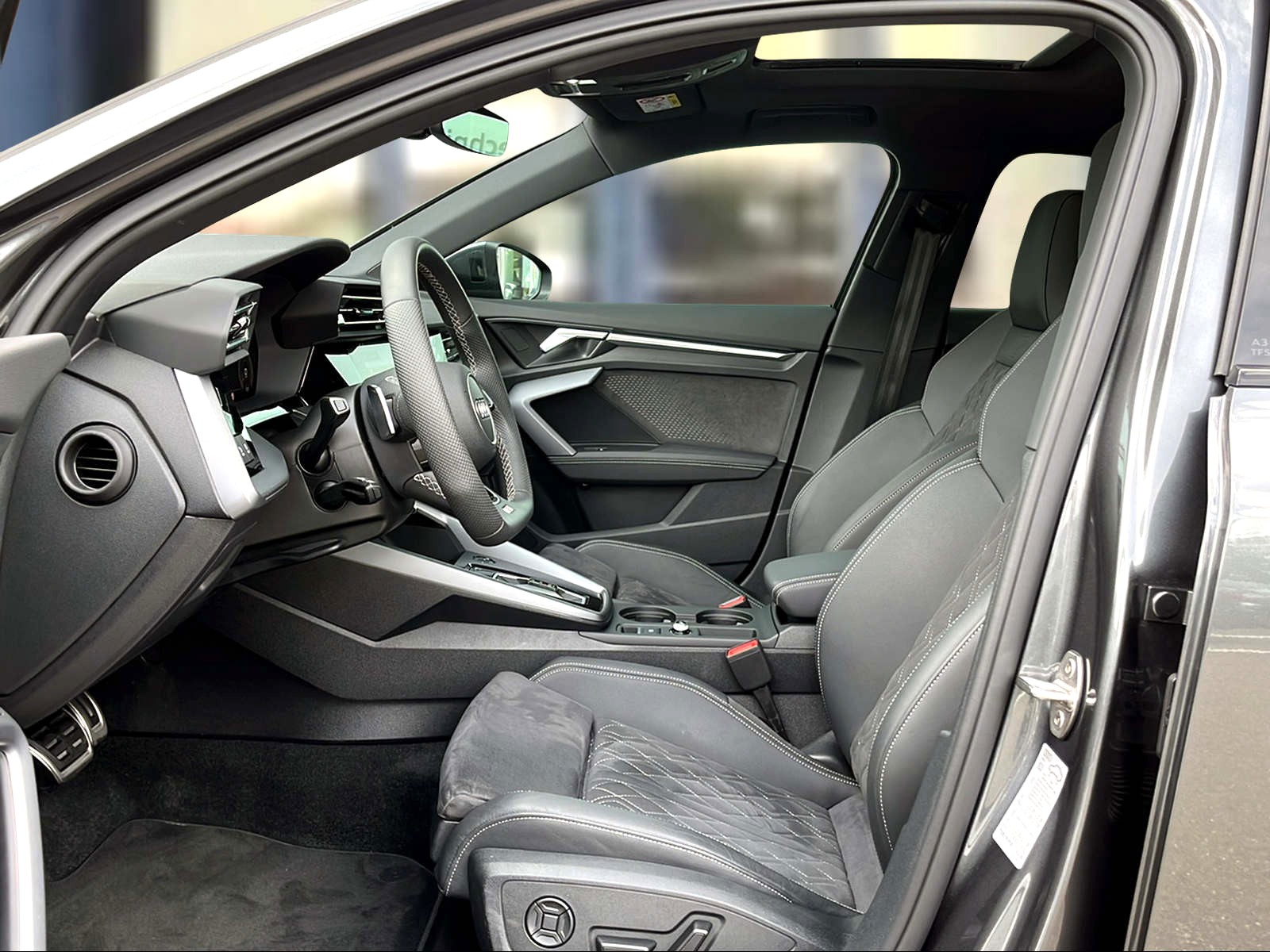 AUDI A3 Sportback 35 TFSI S line Attraction S-tronic Daytonagrau Perleffekt-image-8