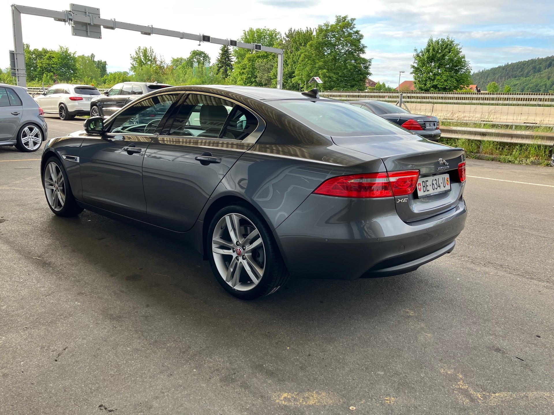 JAGUAR XE 20t 2.0 Prestige Automatic-image-5