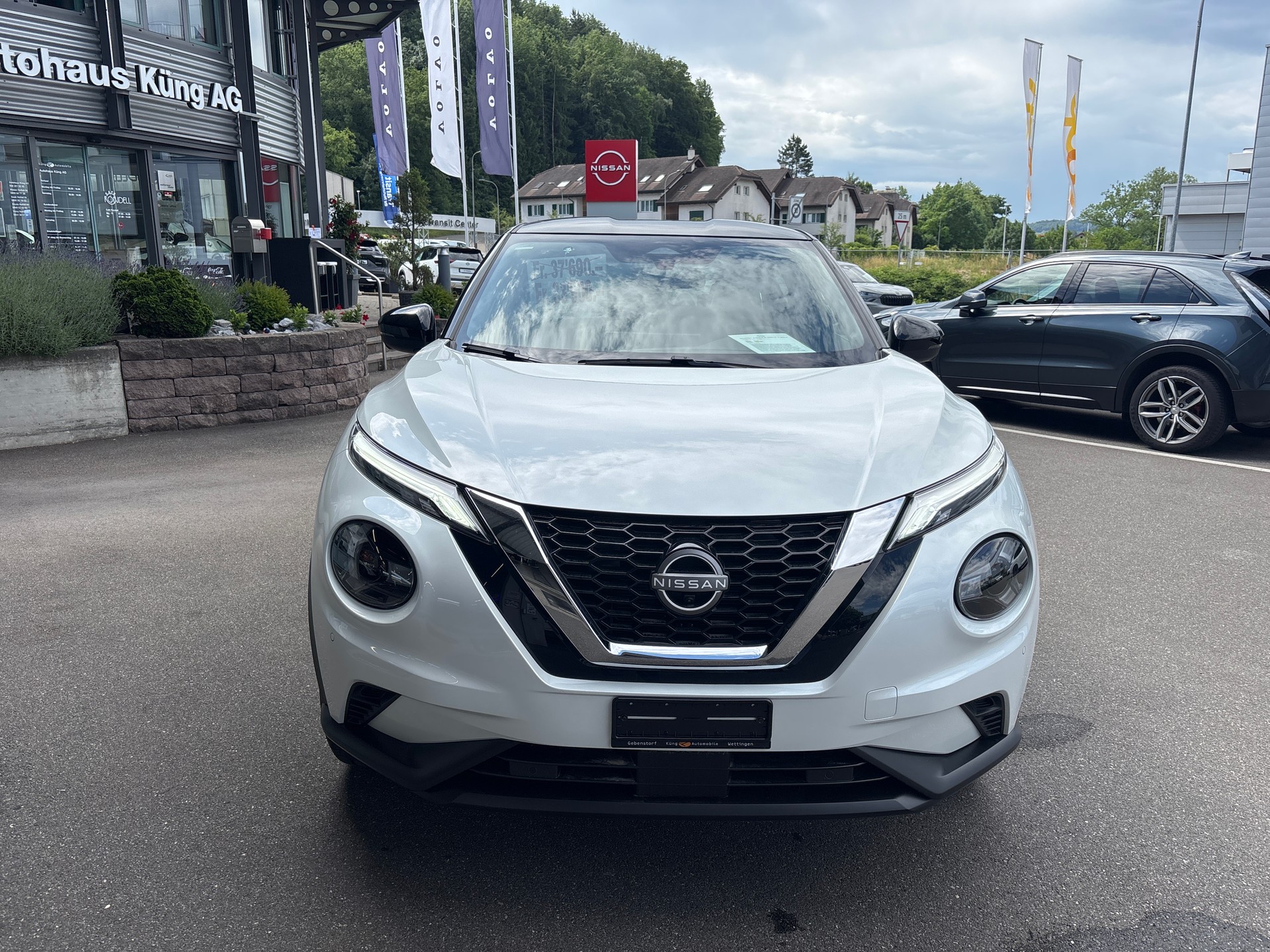 NISSAN Juke 1.0 DIG-T Tekna DCT-showroom-element-2