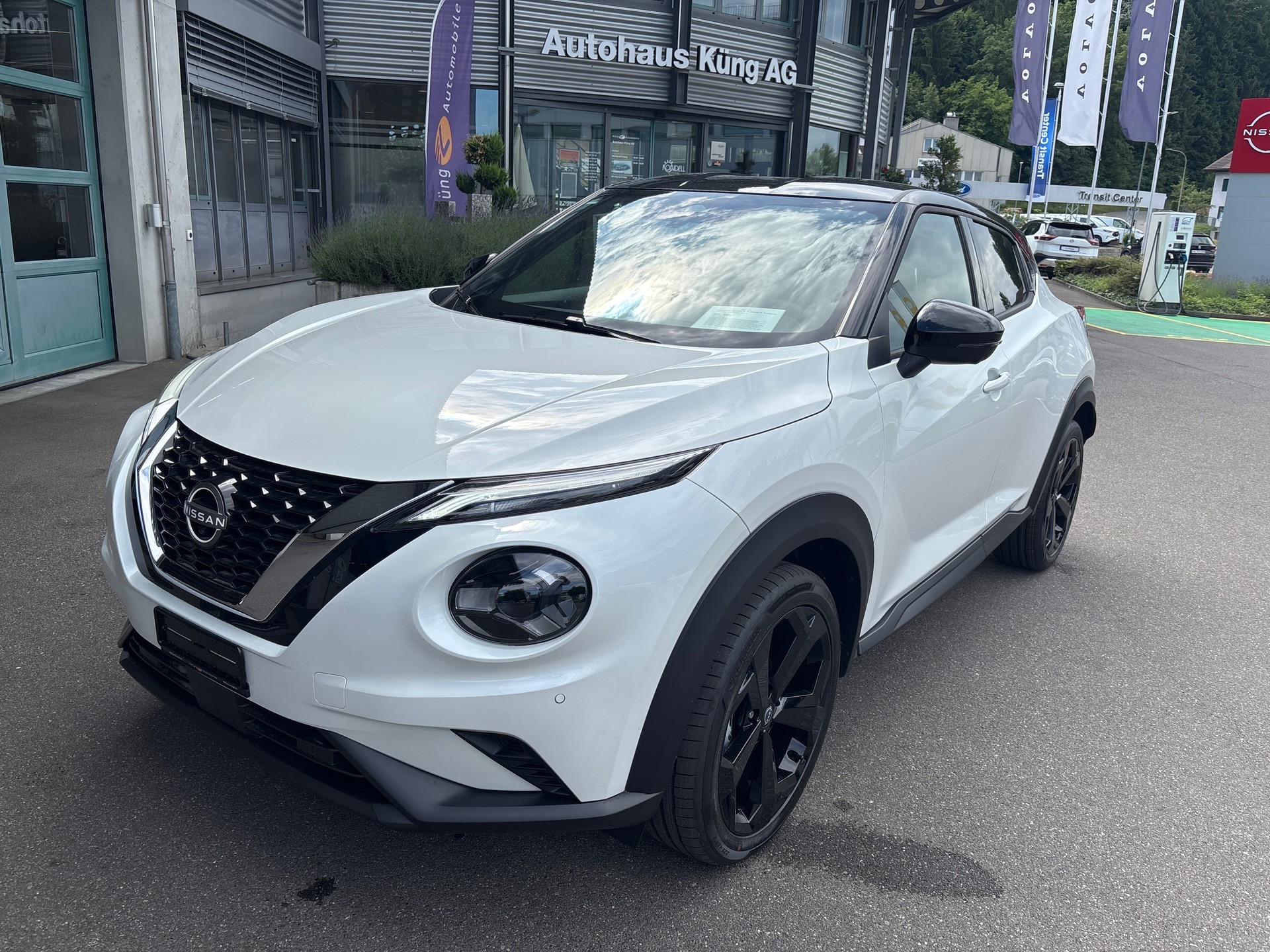 NISSAN Juke 1.0 DIG-T Tekna DCT-showroom-element-1