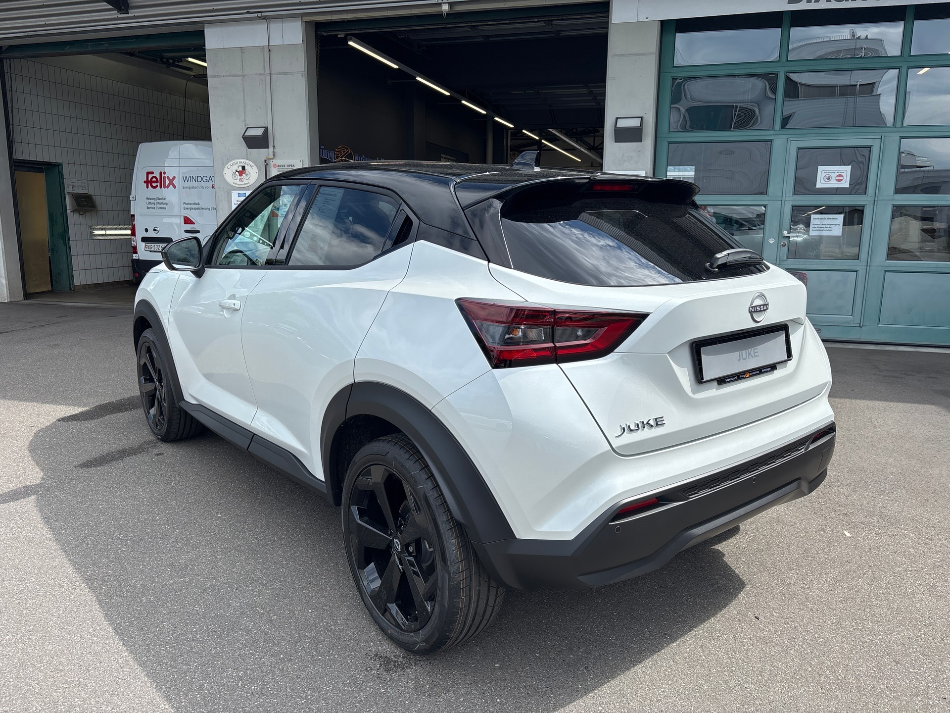 NISSAN Juke 1.0 DIG-T Tekna DCT-image-6