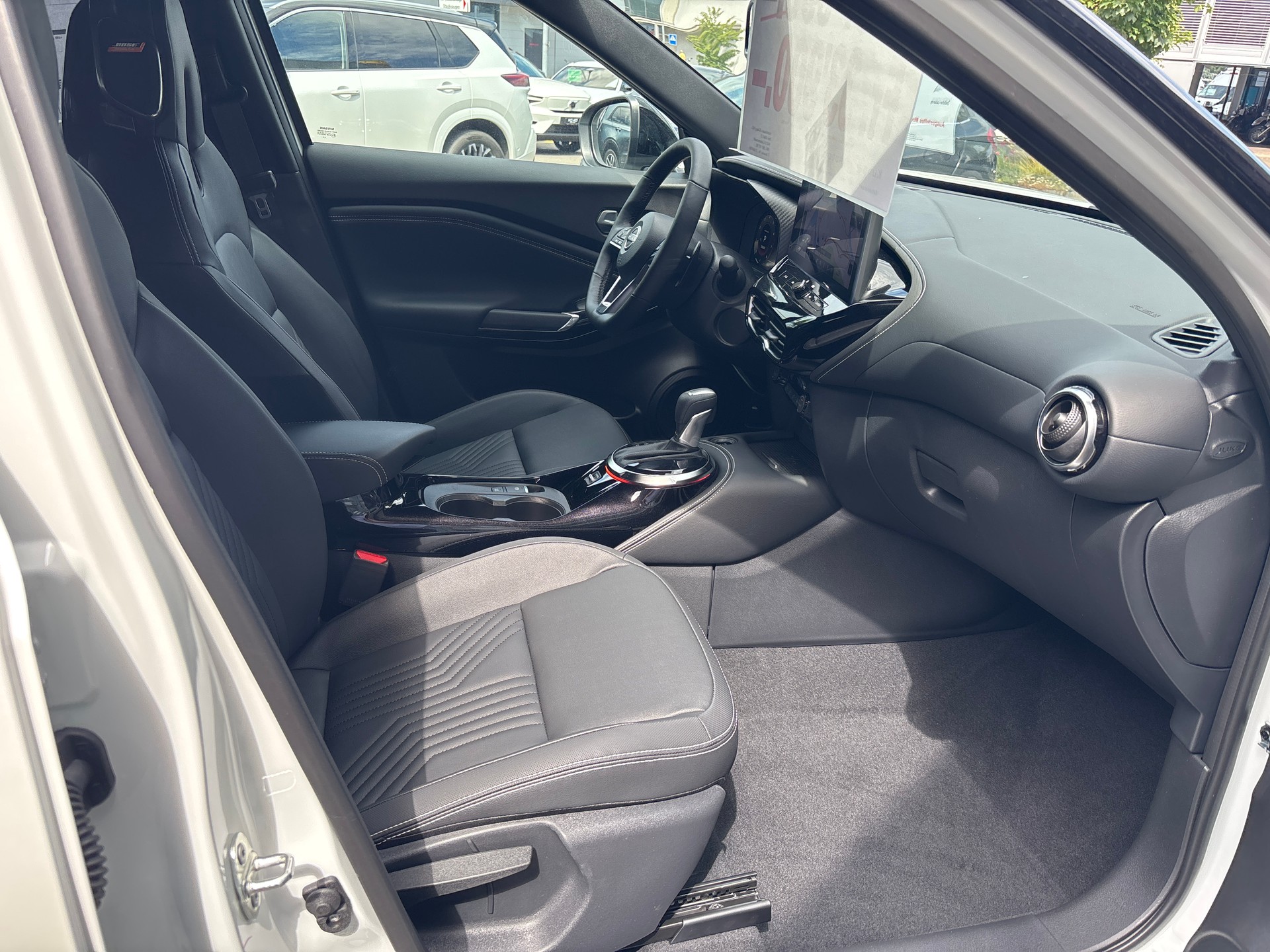 NISSAN Juke 1.0 DIG-T Tekna DCT-image-12