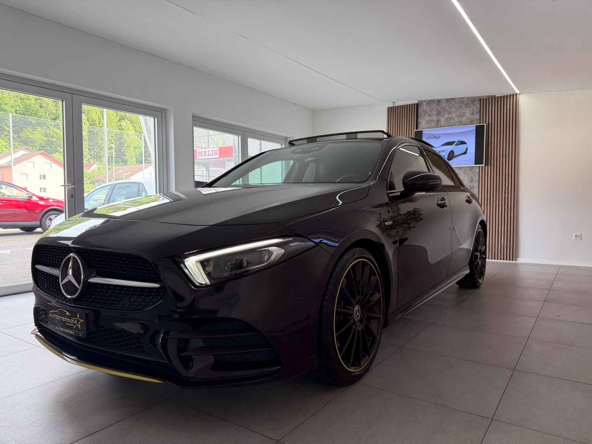 MERCEDES-BENZ A 250 AMG Line 7G-DCT *Edition 1 *Voll Austattung*Panoramadach* *Ch Fahrzeug*