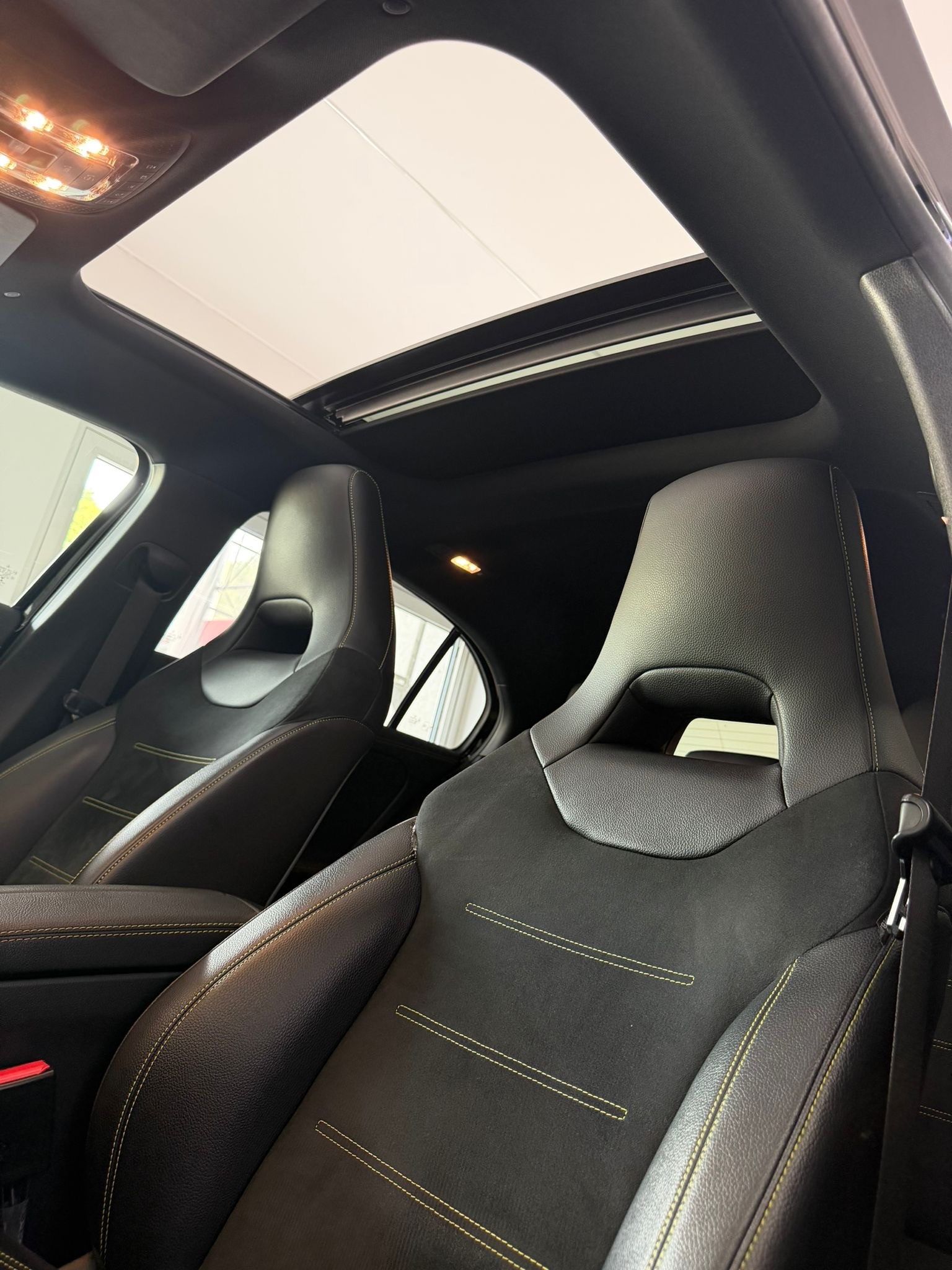 MERCEDES-BENZ A 250 AMG Line 7G-DCT *Edition 1 *Voll Austattung*Panoramadach* *Ch Fahrzeug*-image-29