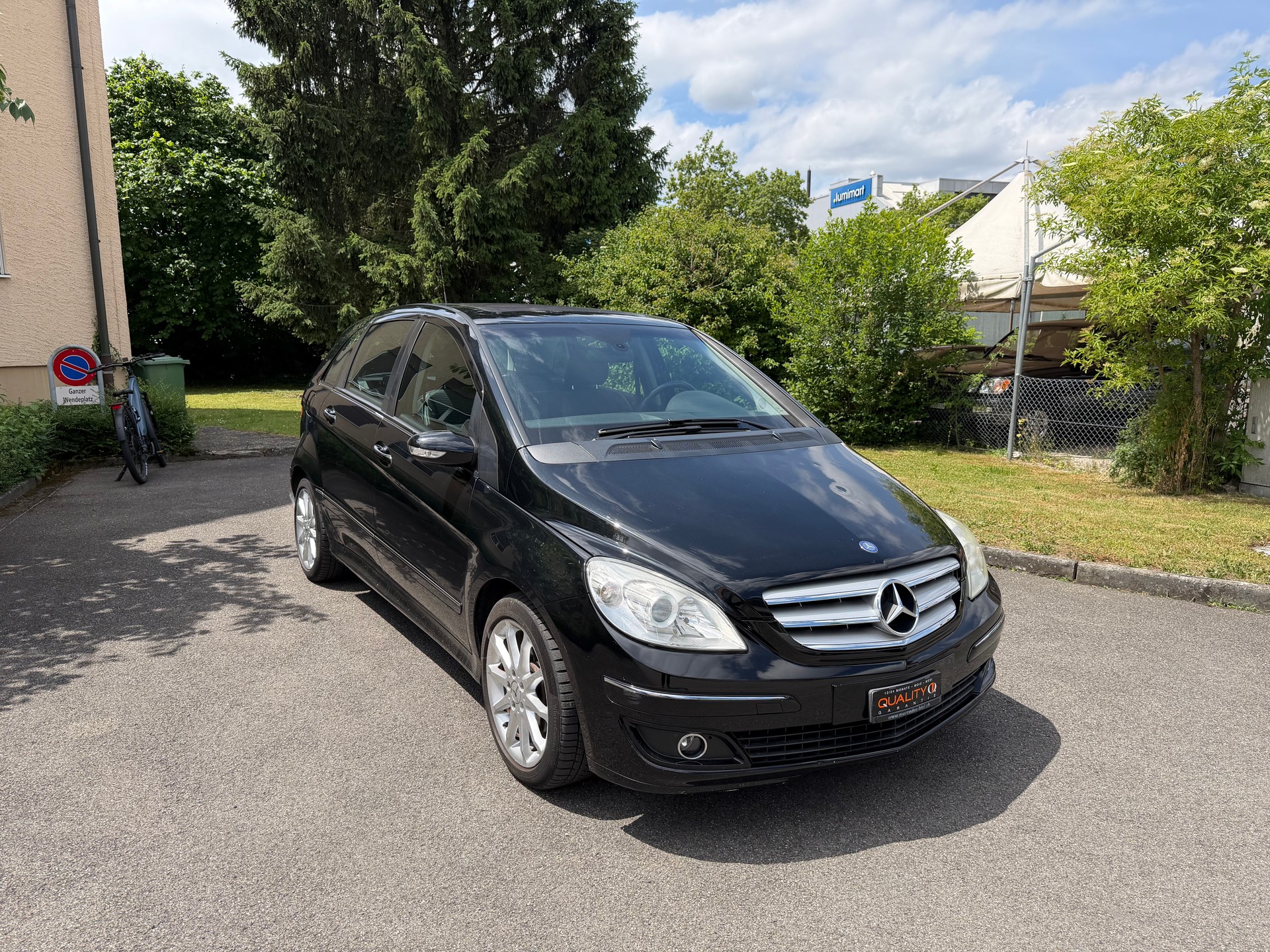 MERCEDES-BENZ B 200-image-1