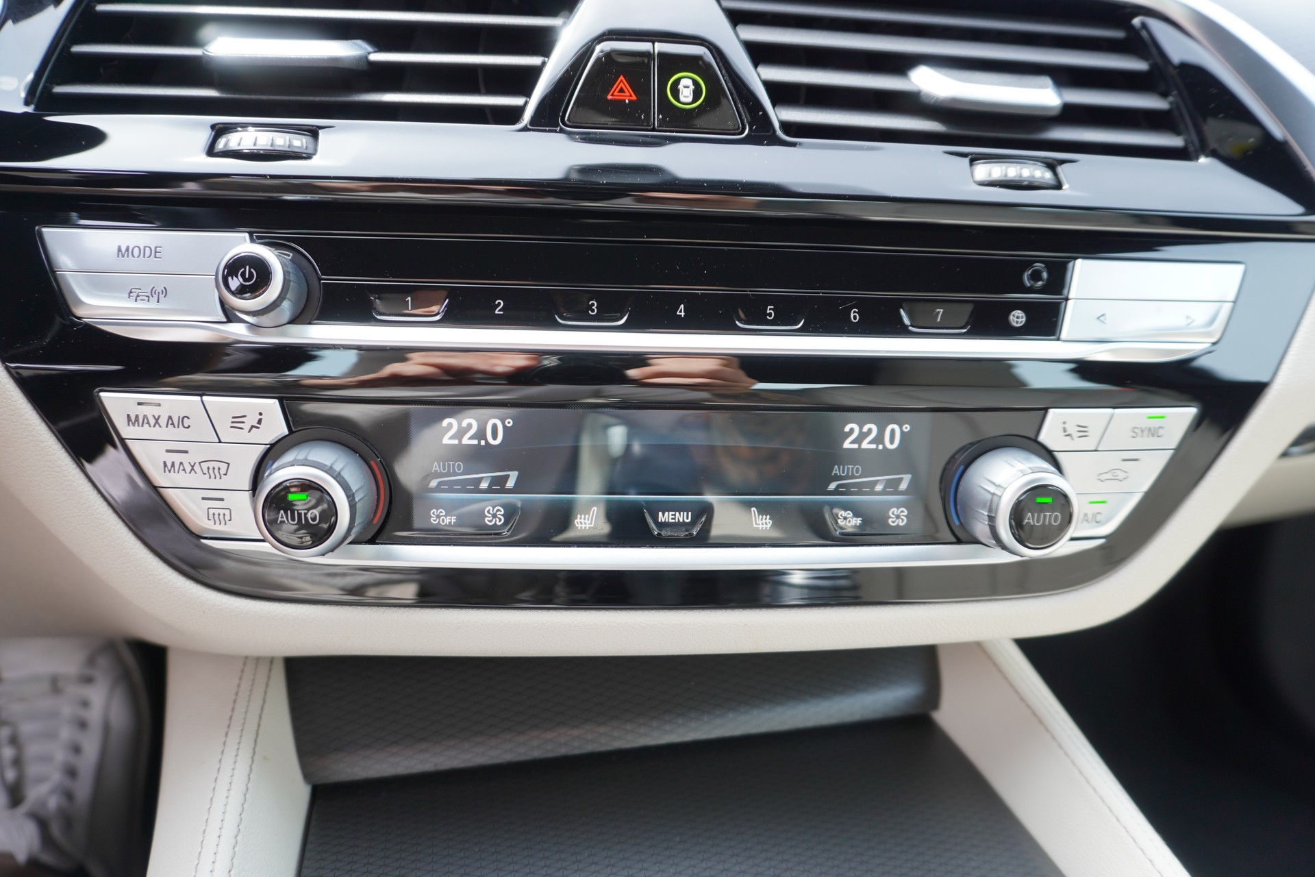 BMW 530i xDrive 48V M Sport Steptronic-image-27