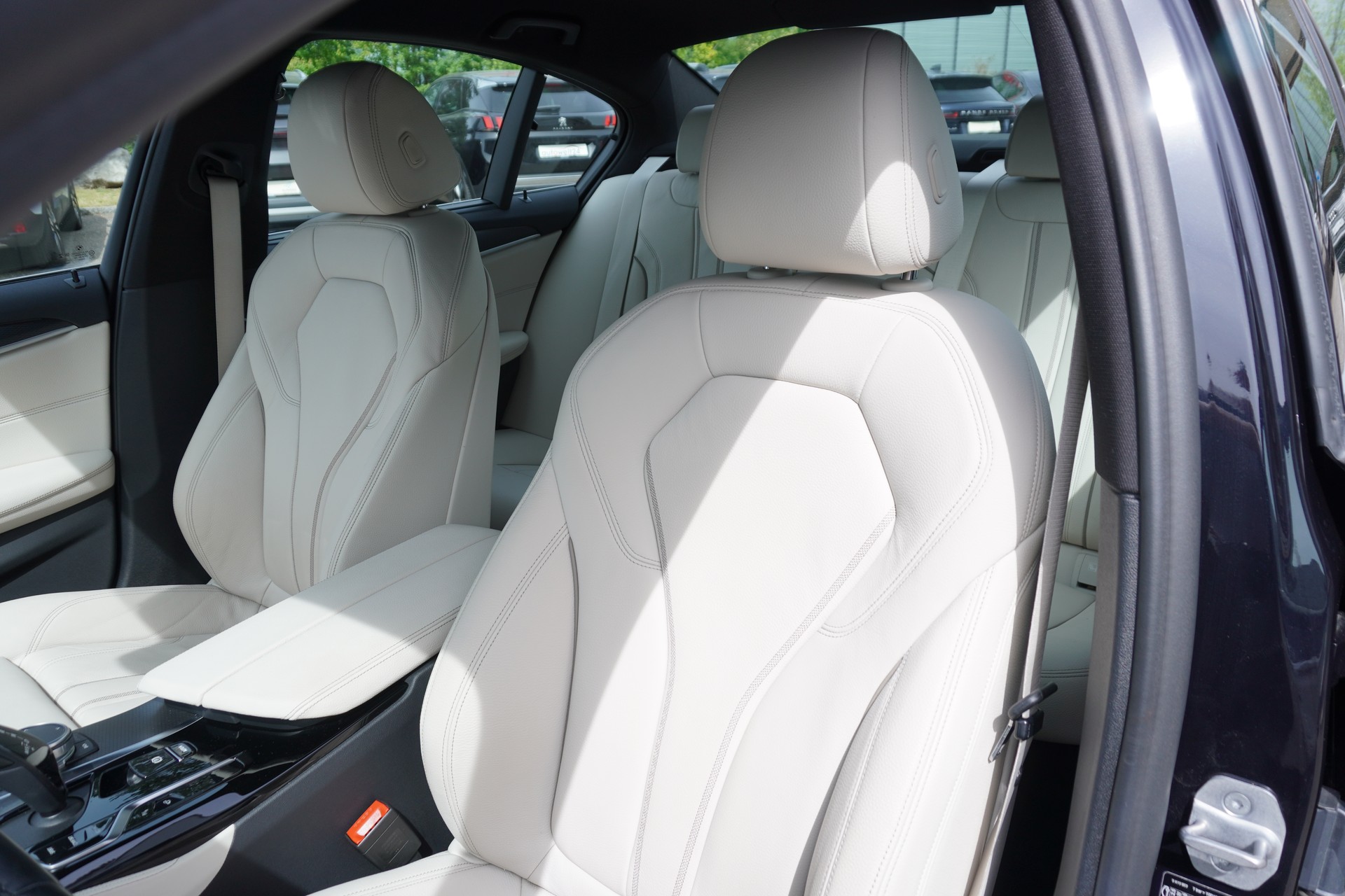 BMW 530i xDrive 48V M Sport Steptronic-image-14