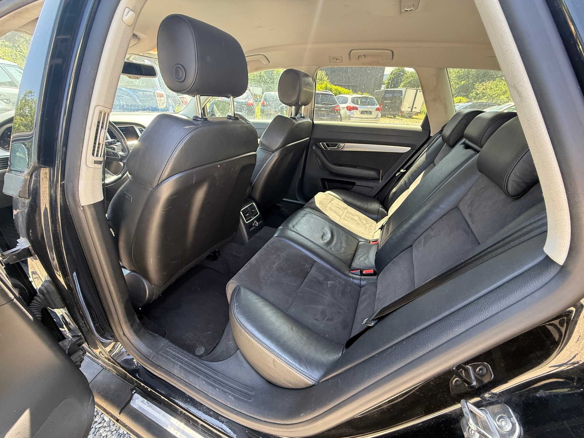 AUDI A6 Avant 2.7 V6 TDI quattro tiptronic-image-10