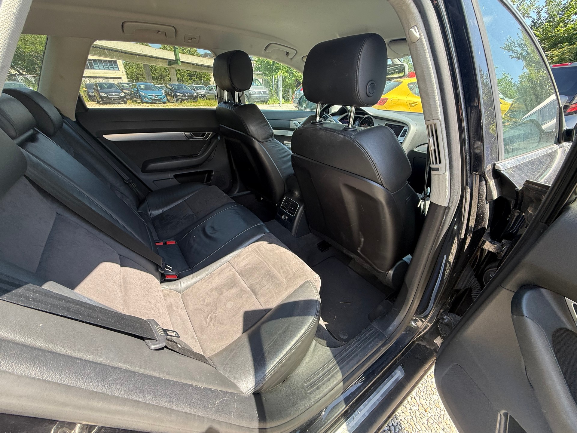 AUDI A6 Avant 2.7 V6 TDI quattro tiptronic-image-12