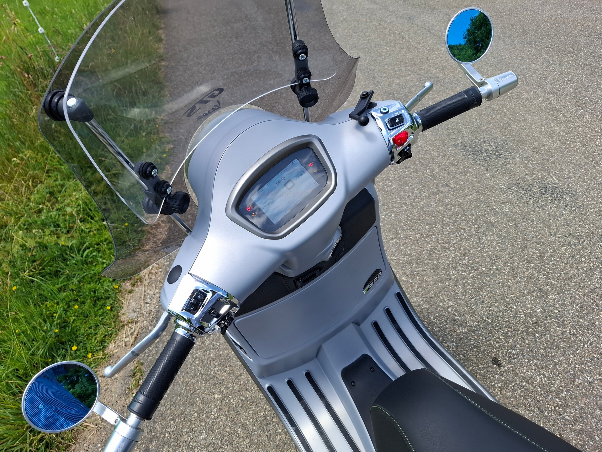 PIAGGIO Vespa GTS 300 Super Tech ABS-image-2