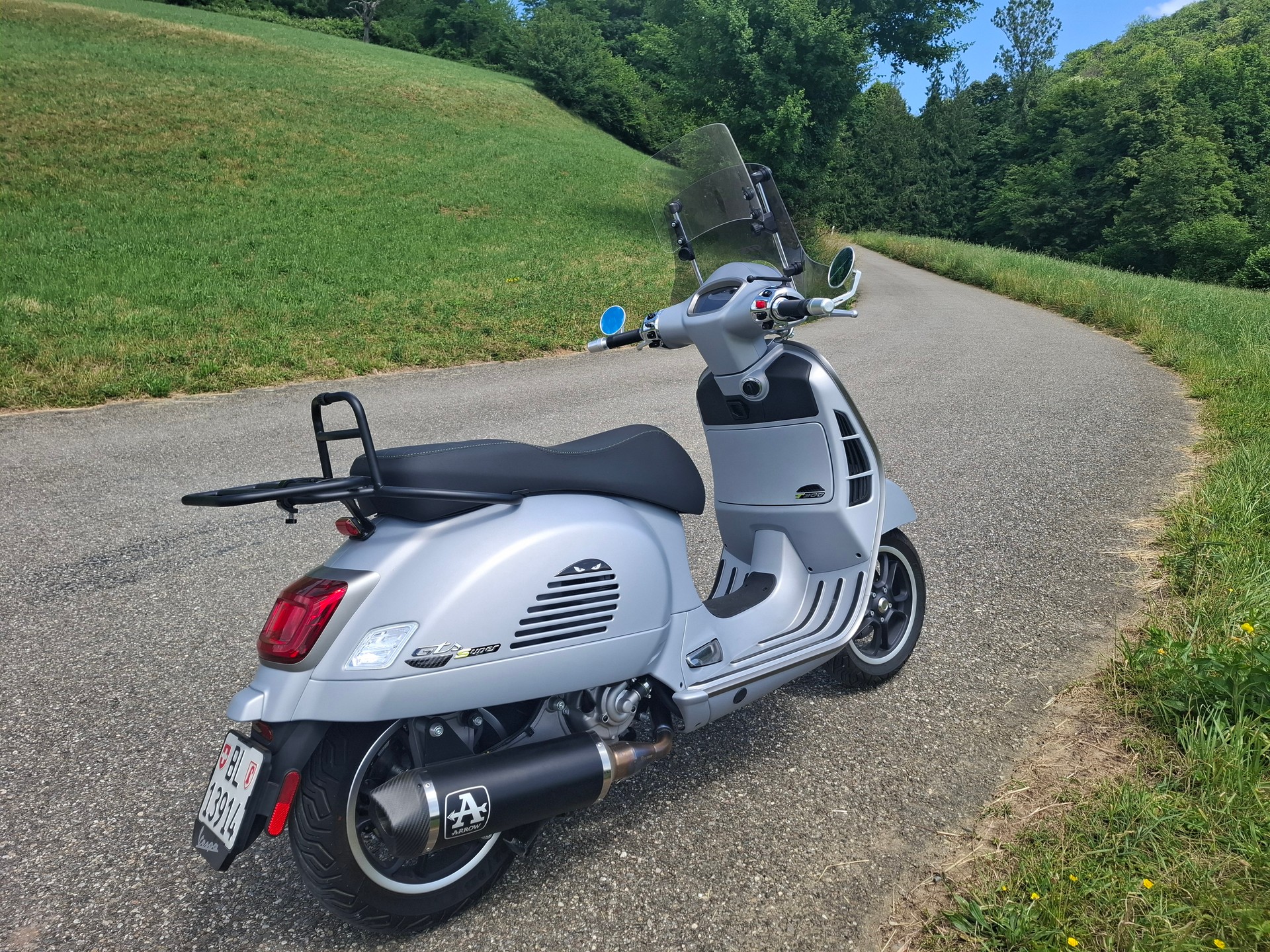 PIAGGIO Vespa GTS 300 Super Tech ABS-image-1