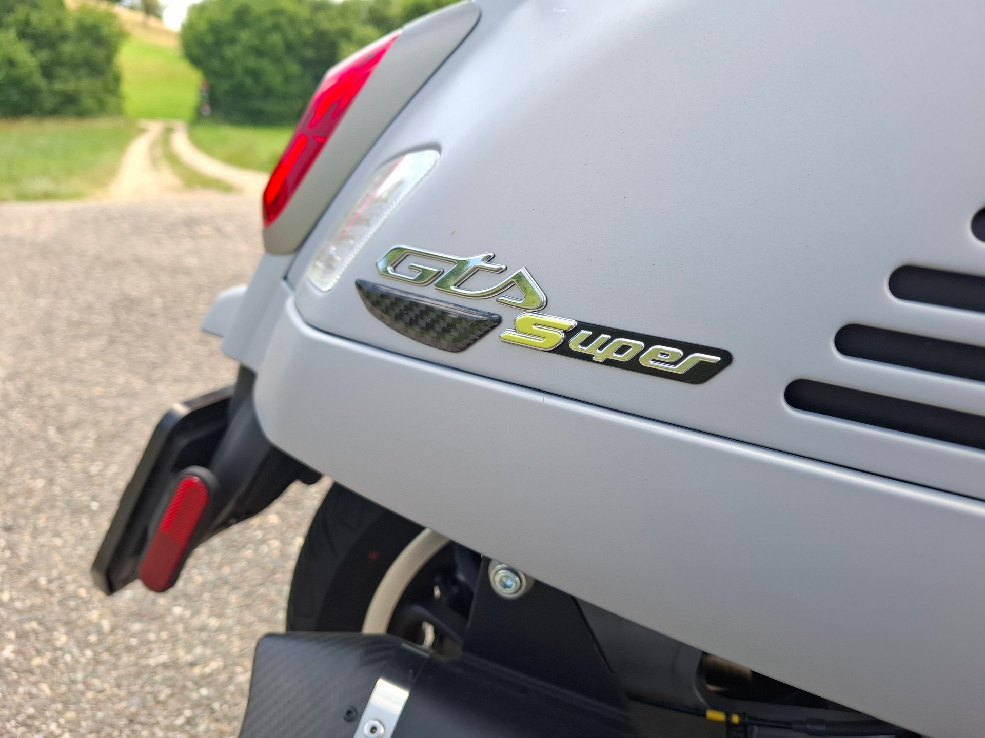 PIAGGIO Vespa GTS 300 Super Tech ABS-image-3