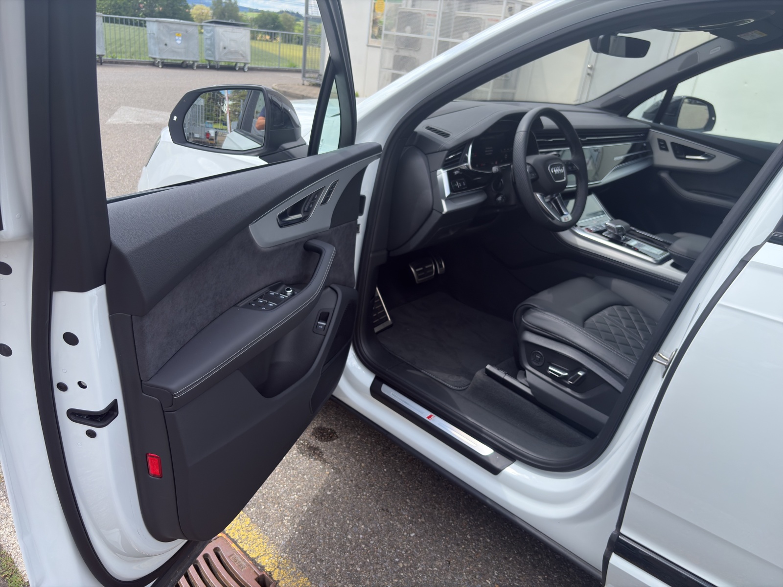 AUDI SQ7 SUV 4.0 V8 TFSI quattro T-Tronic-image-4